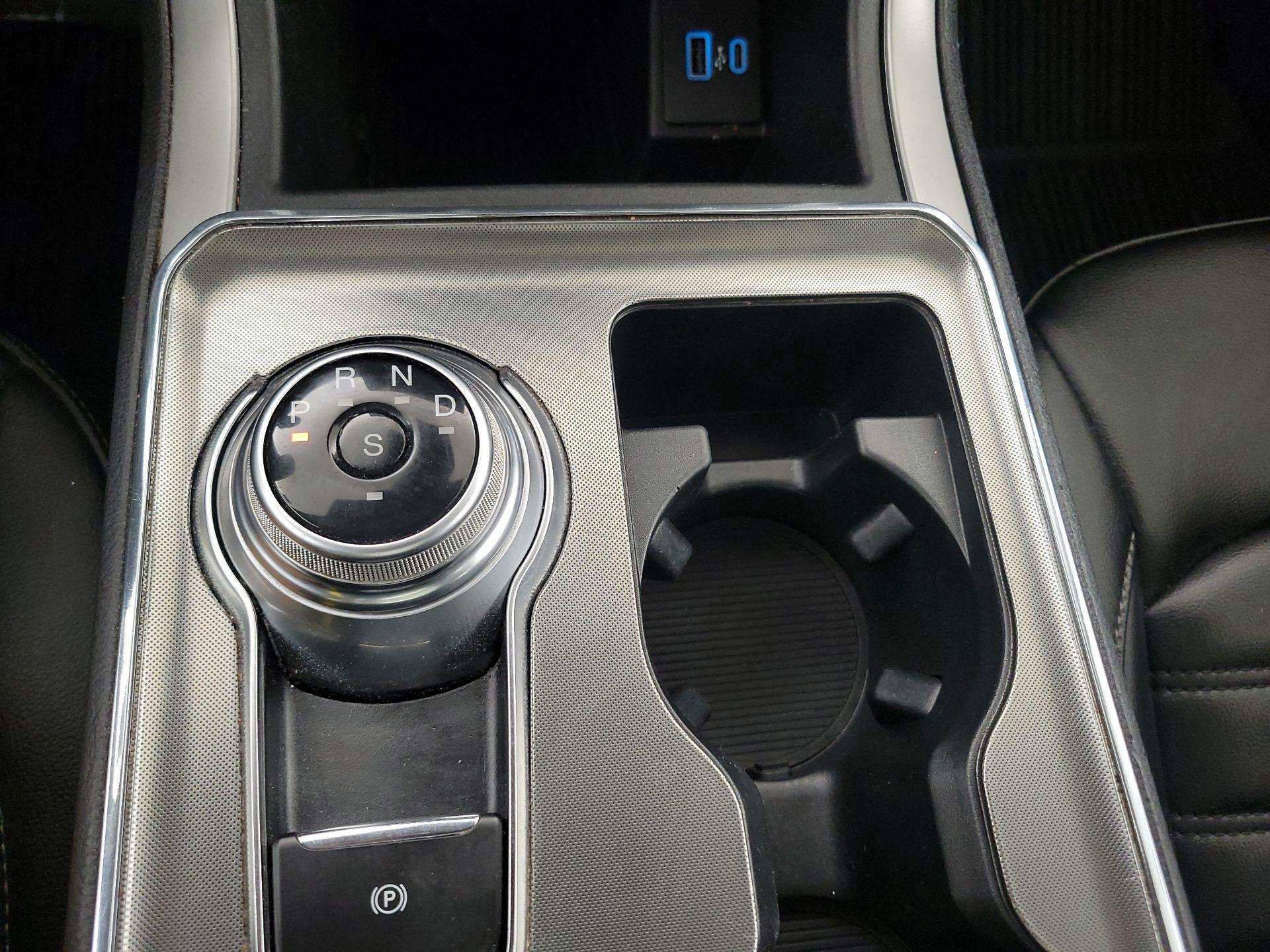 Thumbnail: 2022 Ford Edge - 17