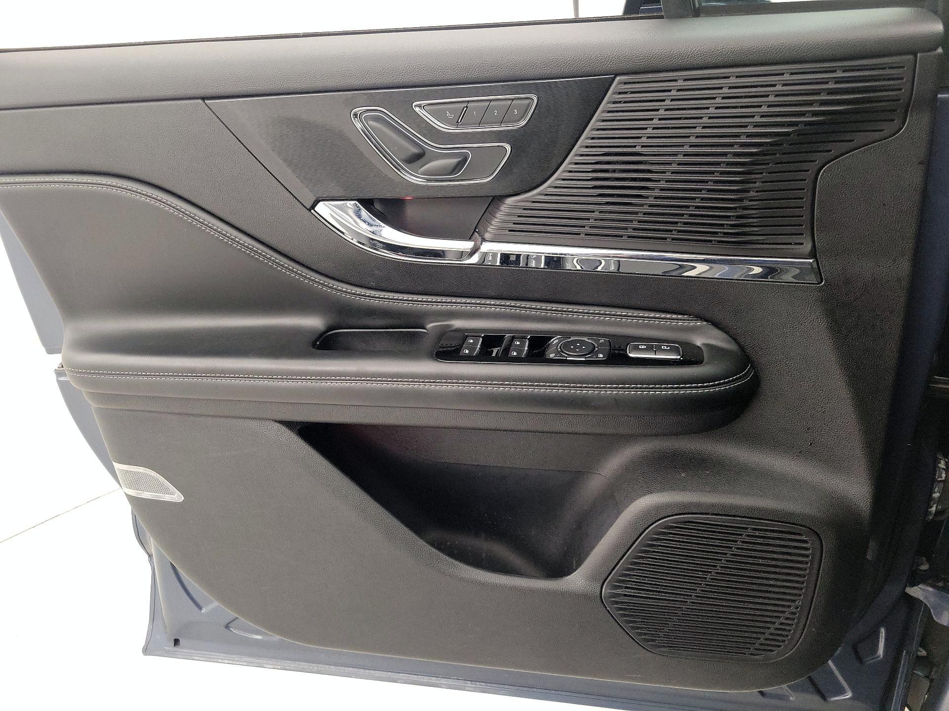 Thumbnail: 2022 Lincoln Corsair - 12