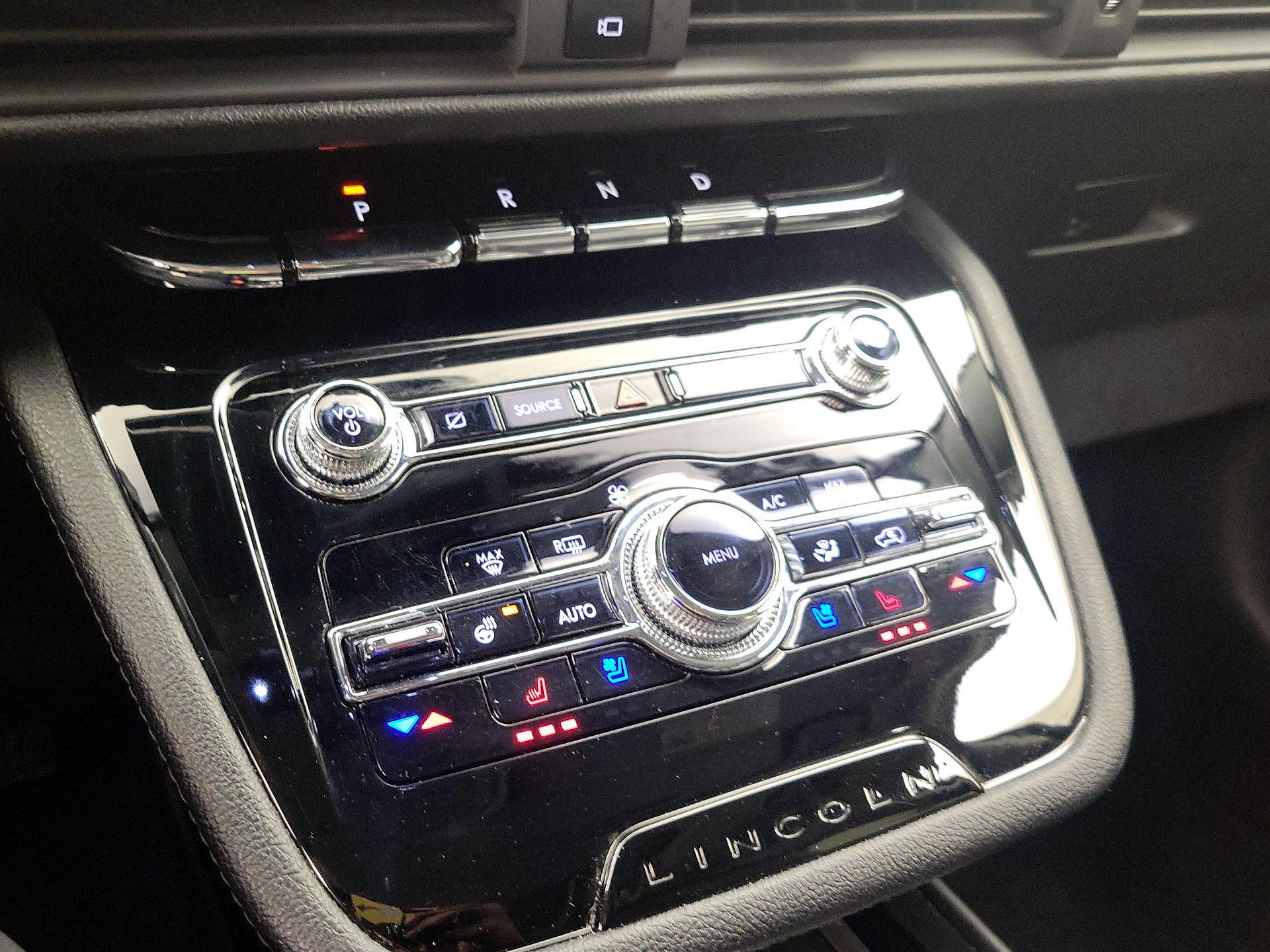 Thumbnail: 2022 Lincoln Corsair - 17