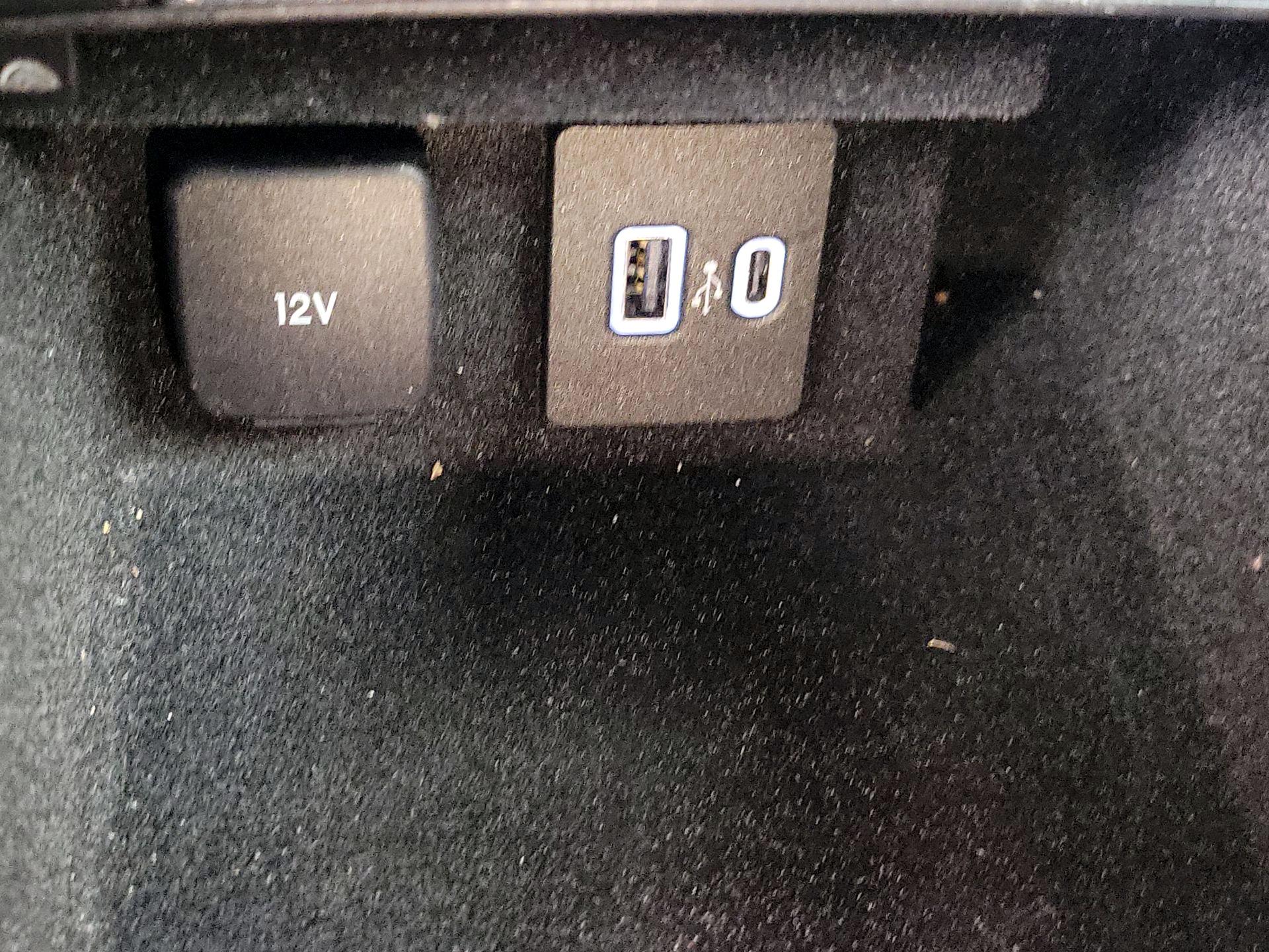 Thumbnail: 2022 Lincoln Corsair - 19