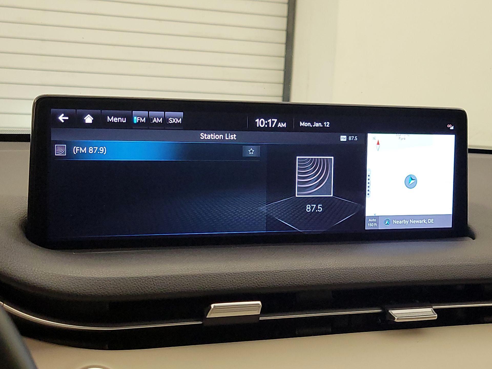 Thumbnail: 2023 Genesis GV70 - 16