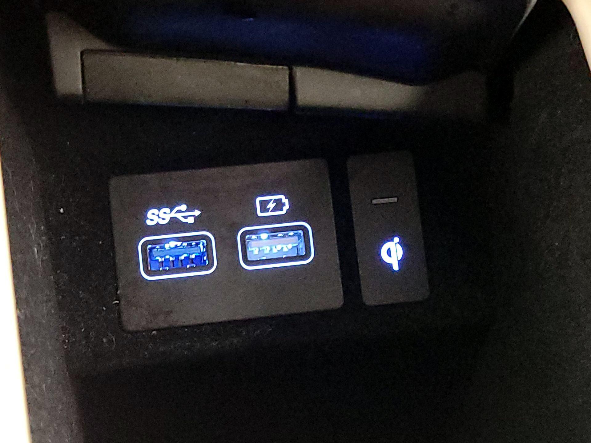 Thumbnail: 2023 Genesis GV70 - 19