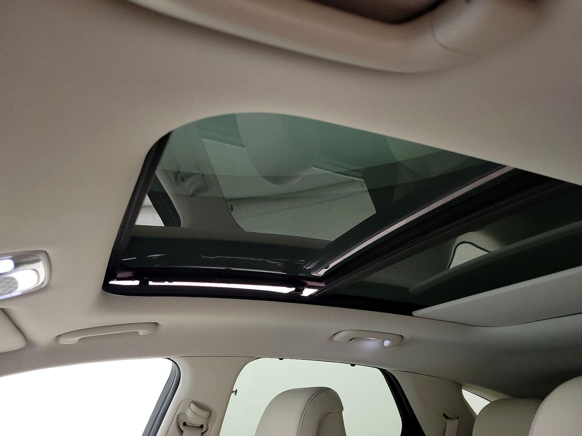 Thumbnail: 2023 Genesis GV70 - 20