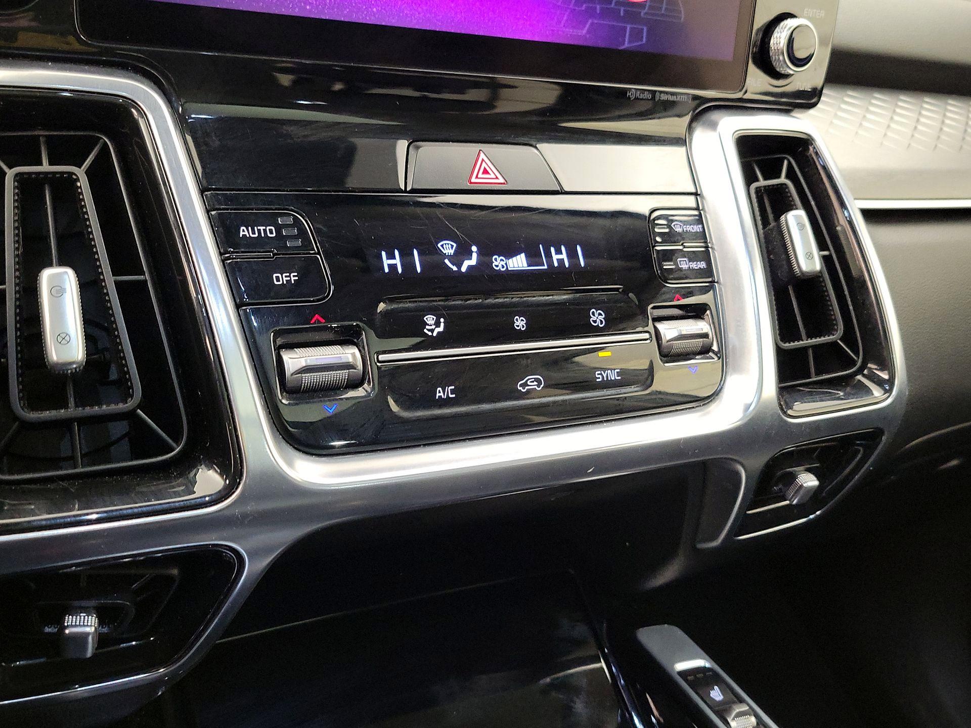 Thumbnail: 2023 Kia Sorento - 17