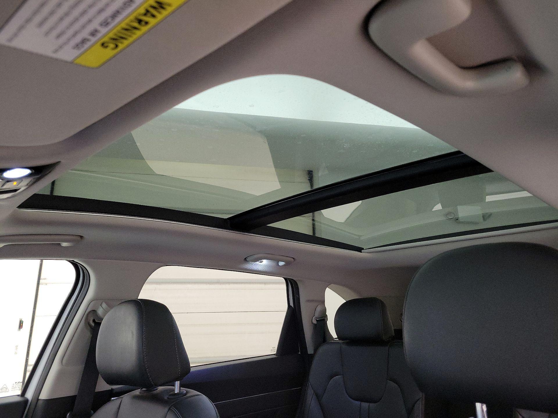 Thumbnail: 2023 Kia Sorento - 20