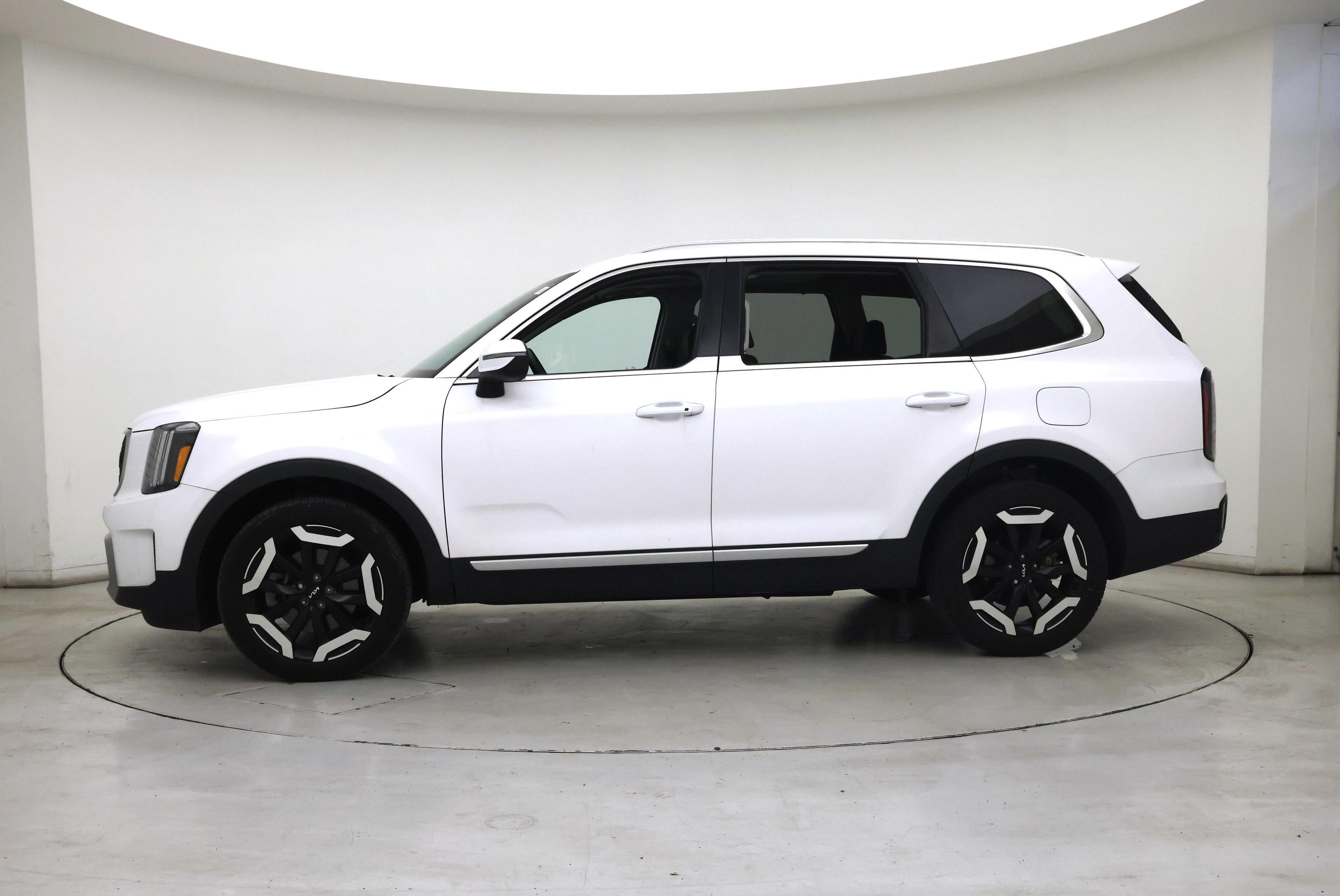 Thumbnail: 2023 Kia Telluride - 3