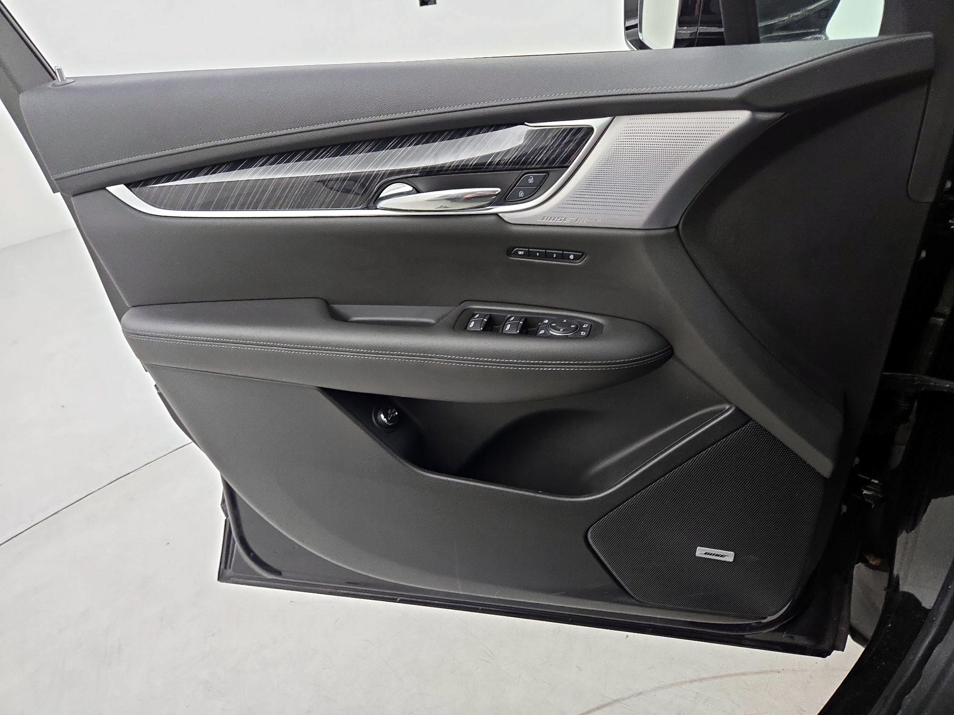 Thumbnail: 2025 Cadillac XT6 - 12