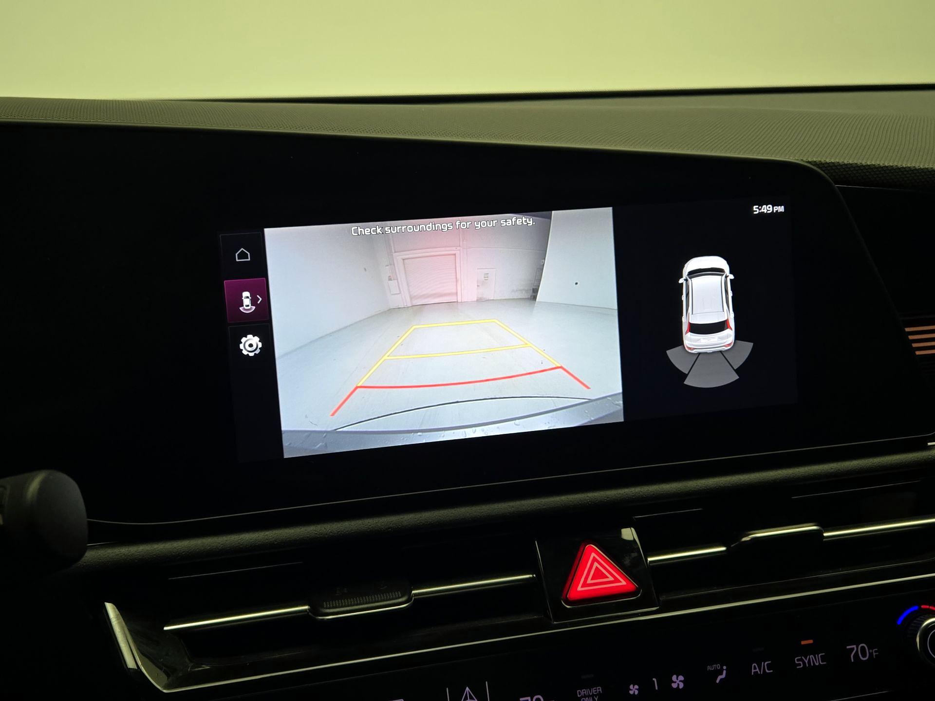 Thumbnail: 2023 Kia Niro - 15