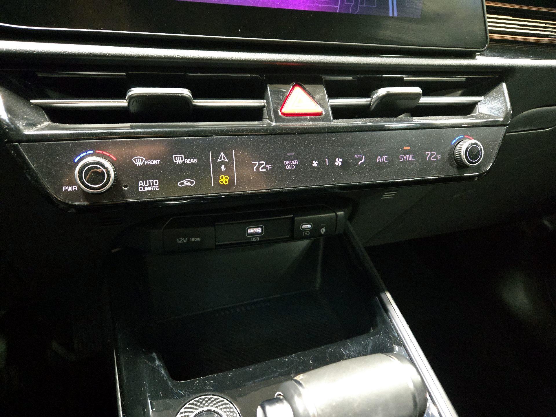 Thumbnail: 2023 Kia Niro - 17