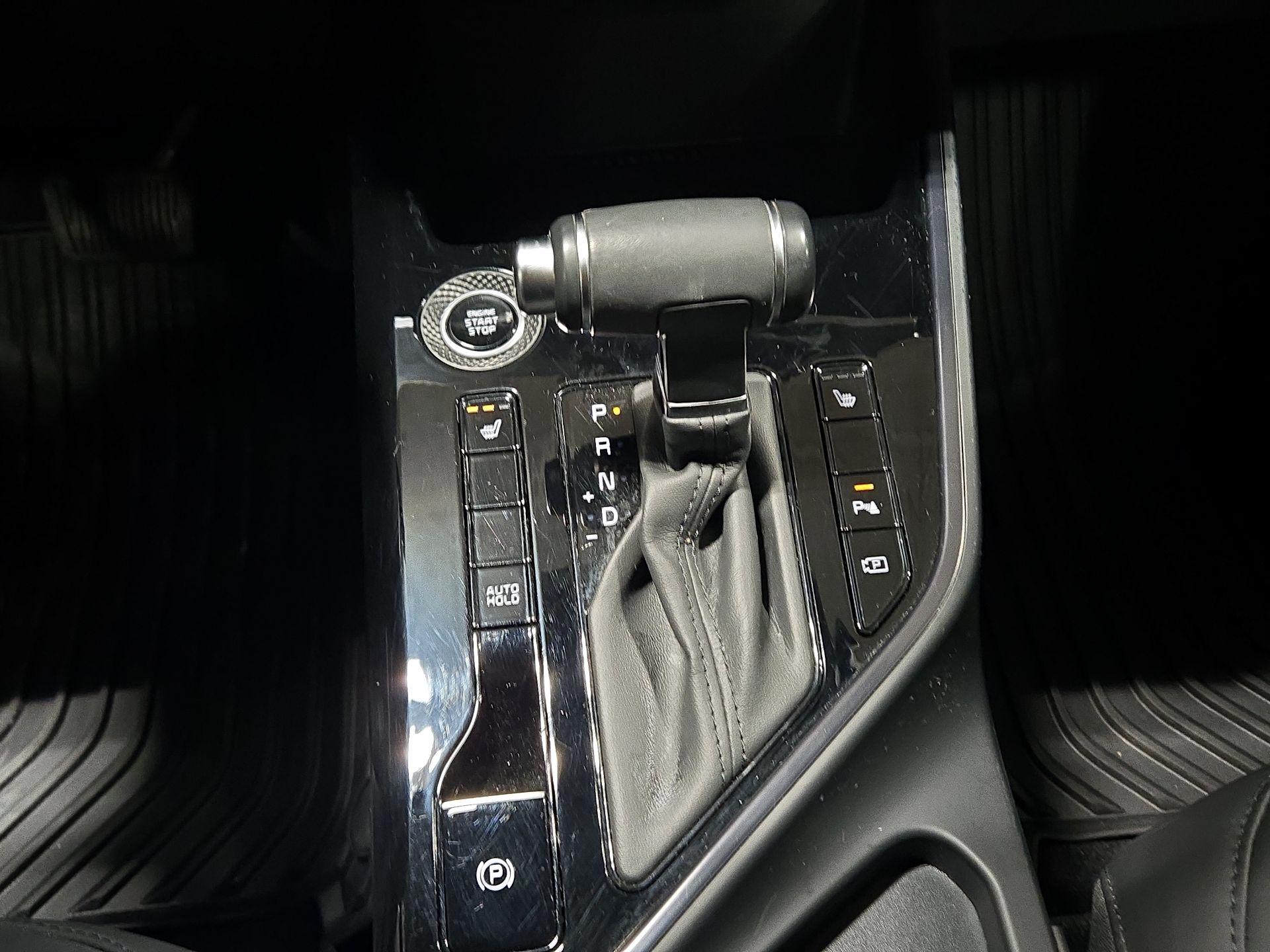 Thumbnail: 2023 Kia Niro - 18