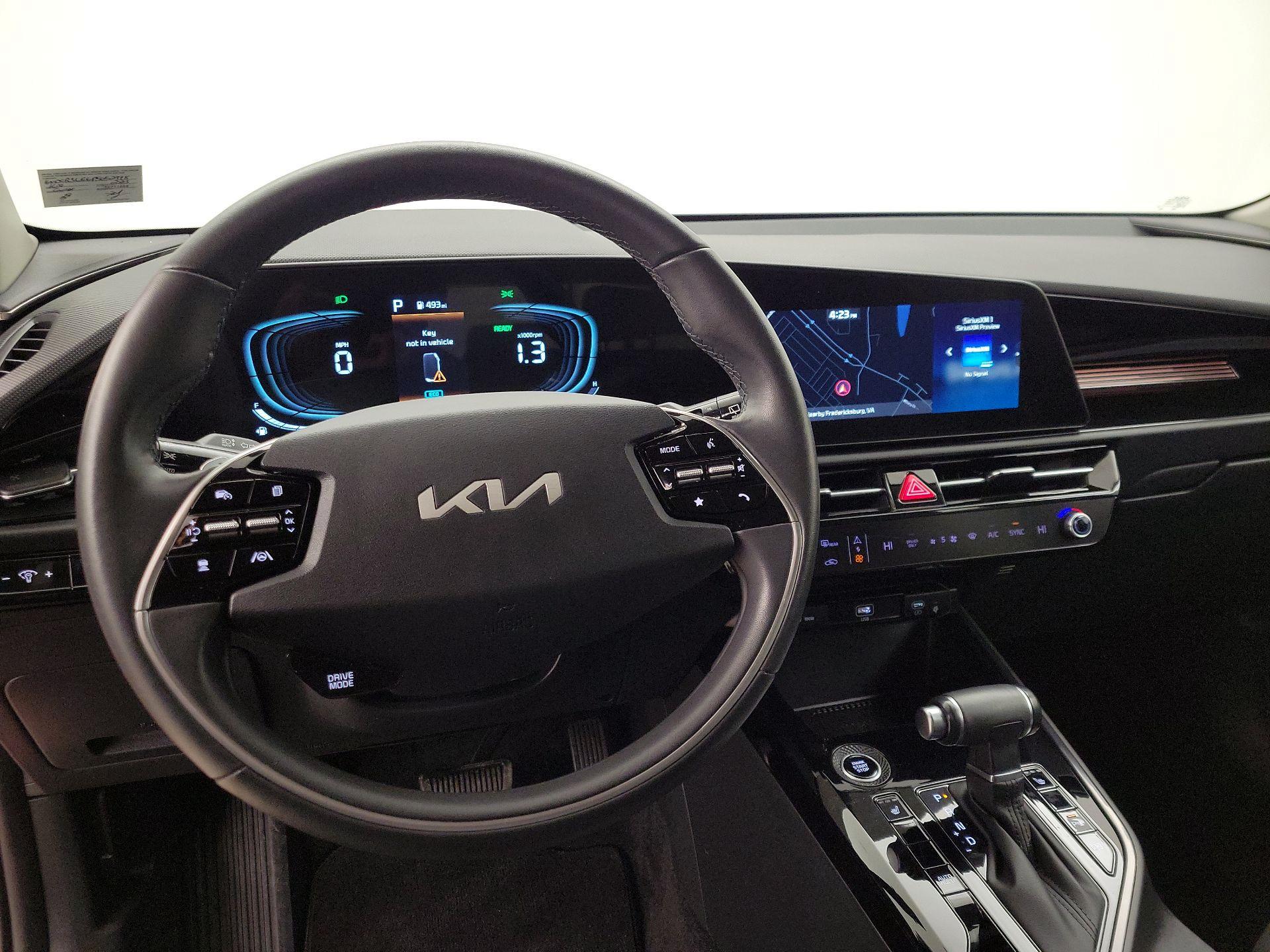 Thumbnail: 2023 Kia Niro - 10