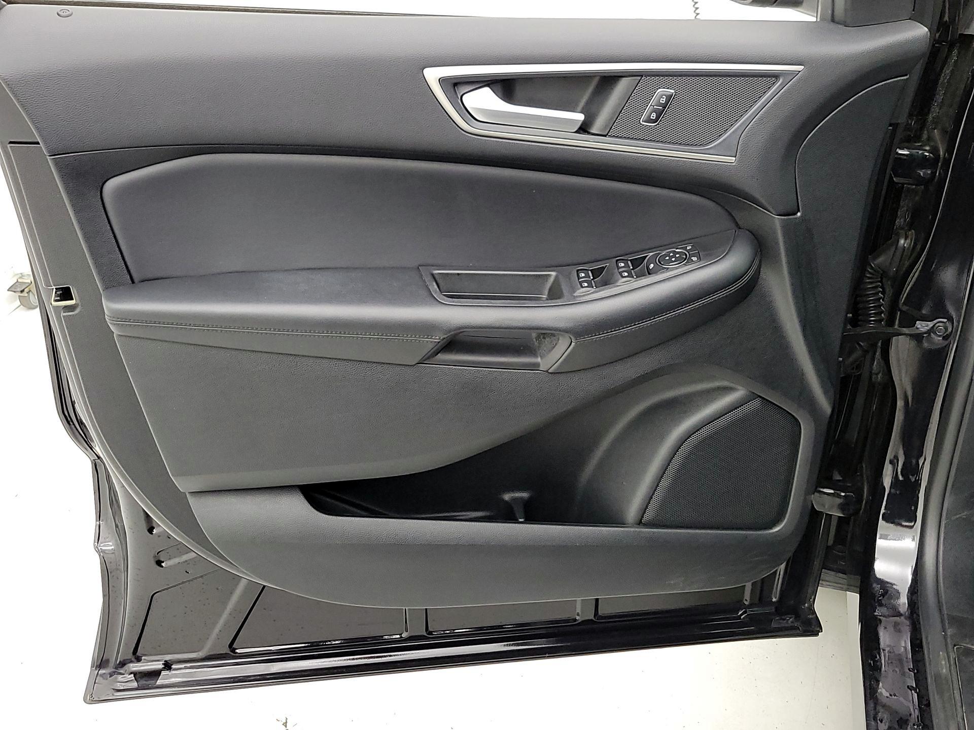 Thumbnail: 2022 Ford Edge - 12