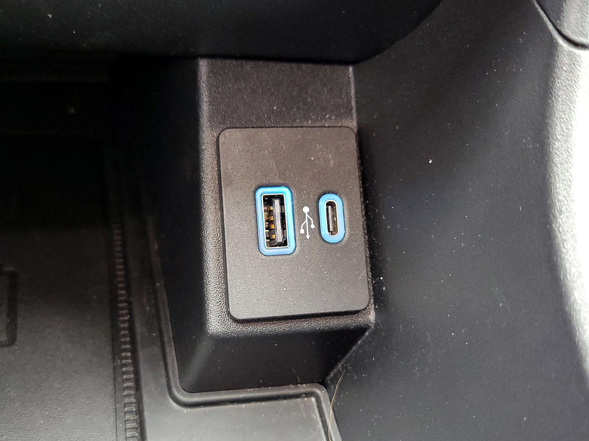 Thumbnail: 2022 Ford Edge - 18