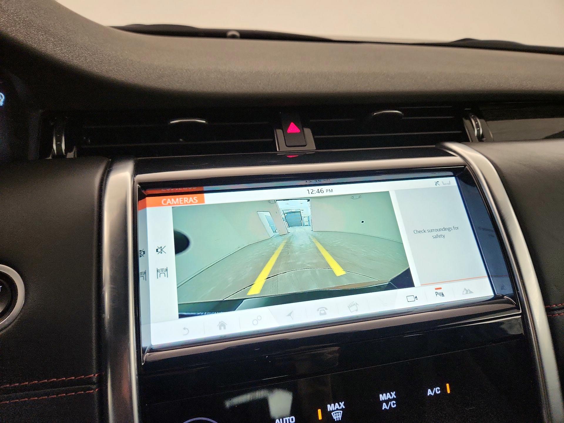 Thumbnail: 2020 Land Rover Discovery Sport - 14