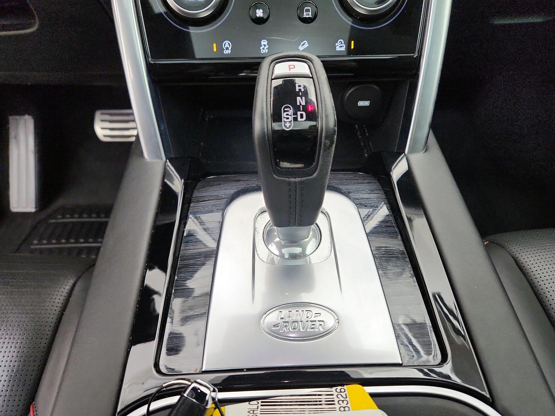 Thumbnail: 2020 Land Rover Discovery Sport - 17