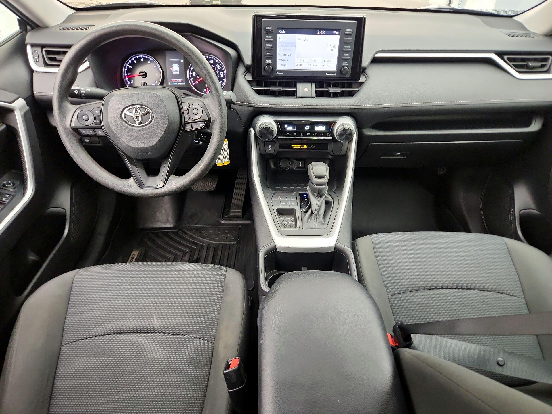 Thumbnail: 2022 Toyota RAV4 - 9