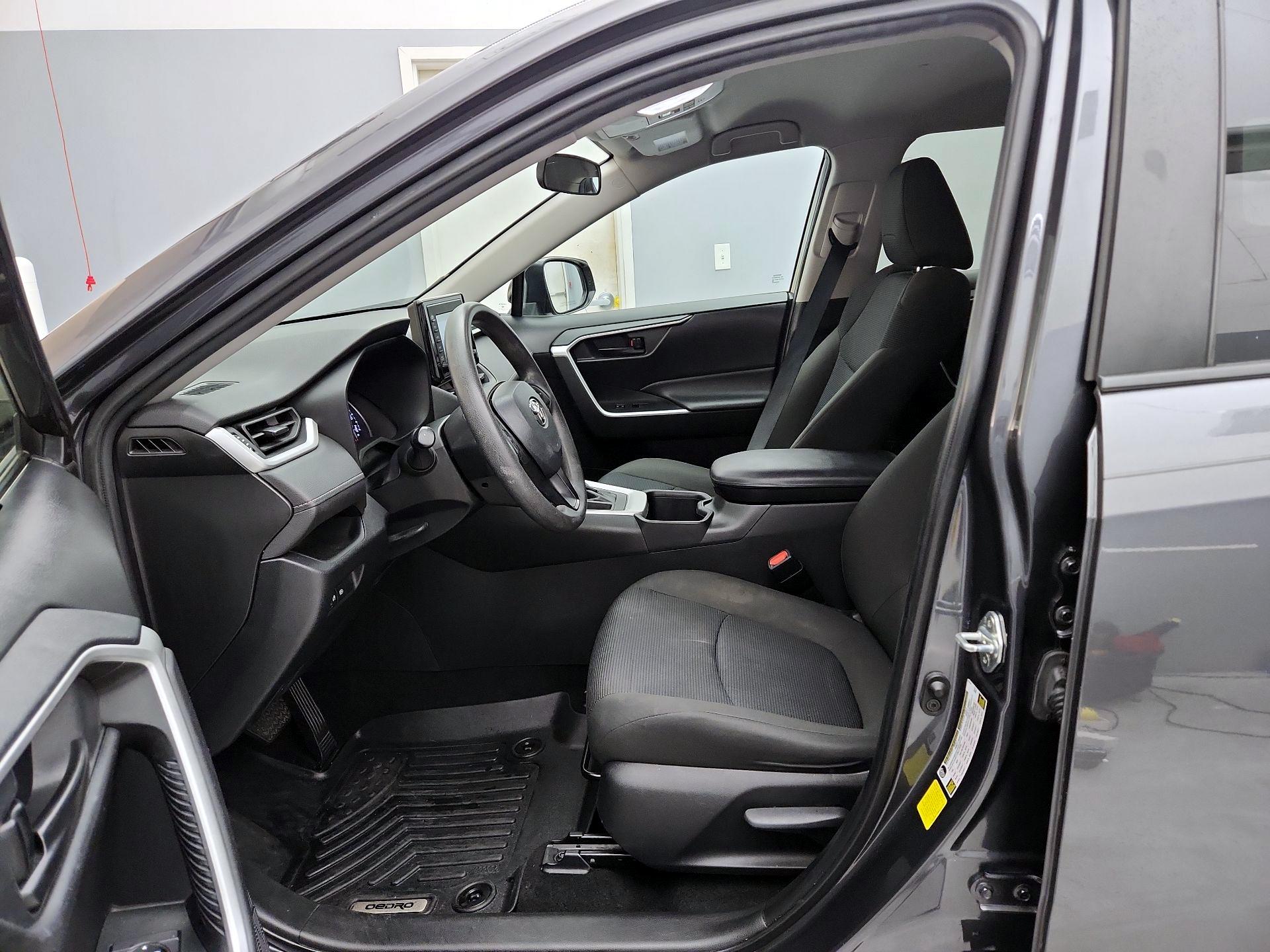 Thumbnail: 2022 Toyota RAV4 - 11