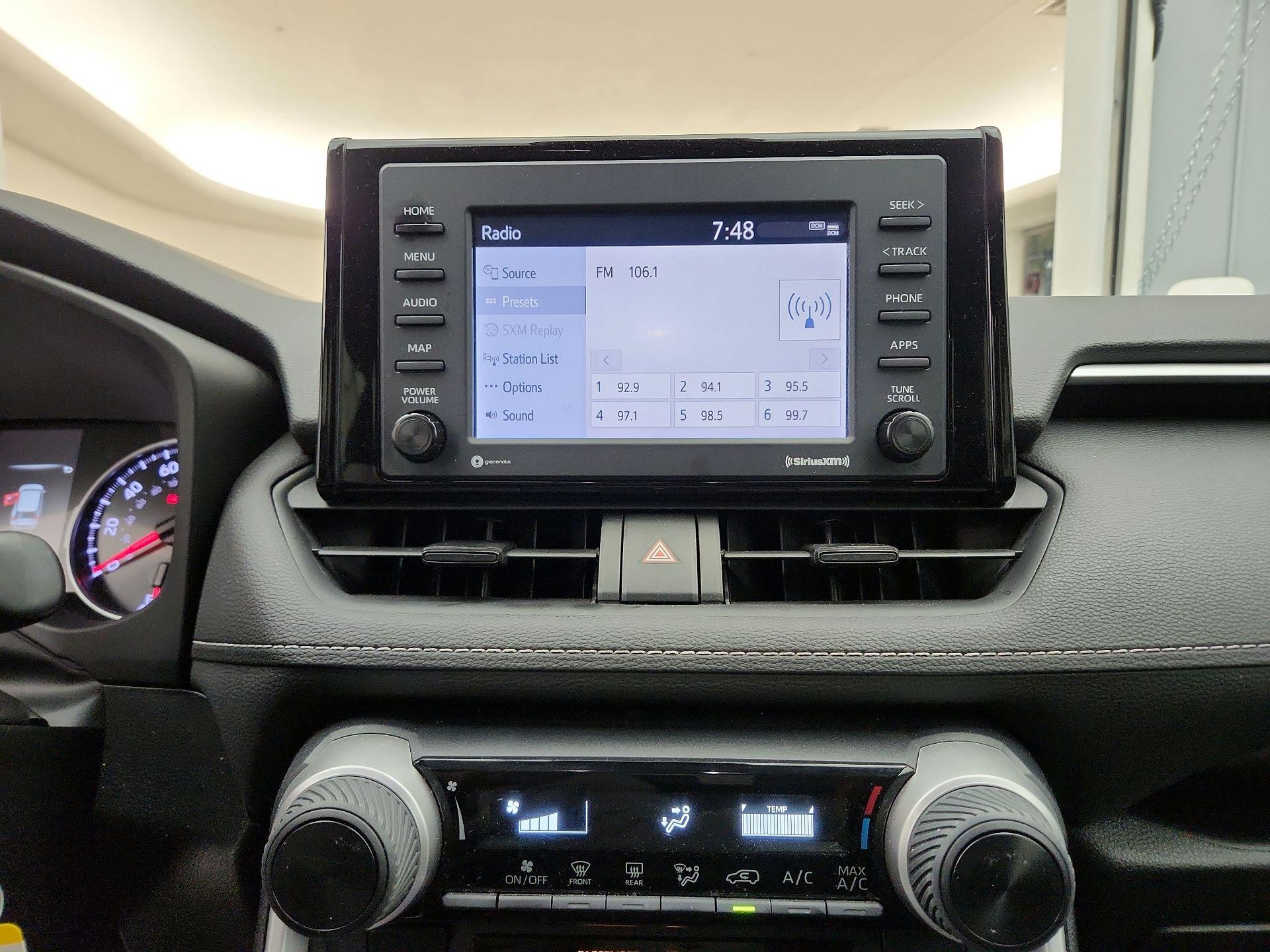 Thumbnail: 2022 Toyota RAV4 - 15