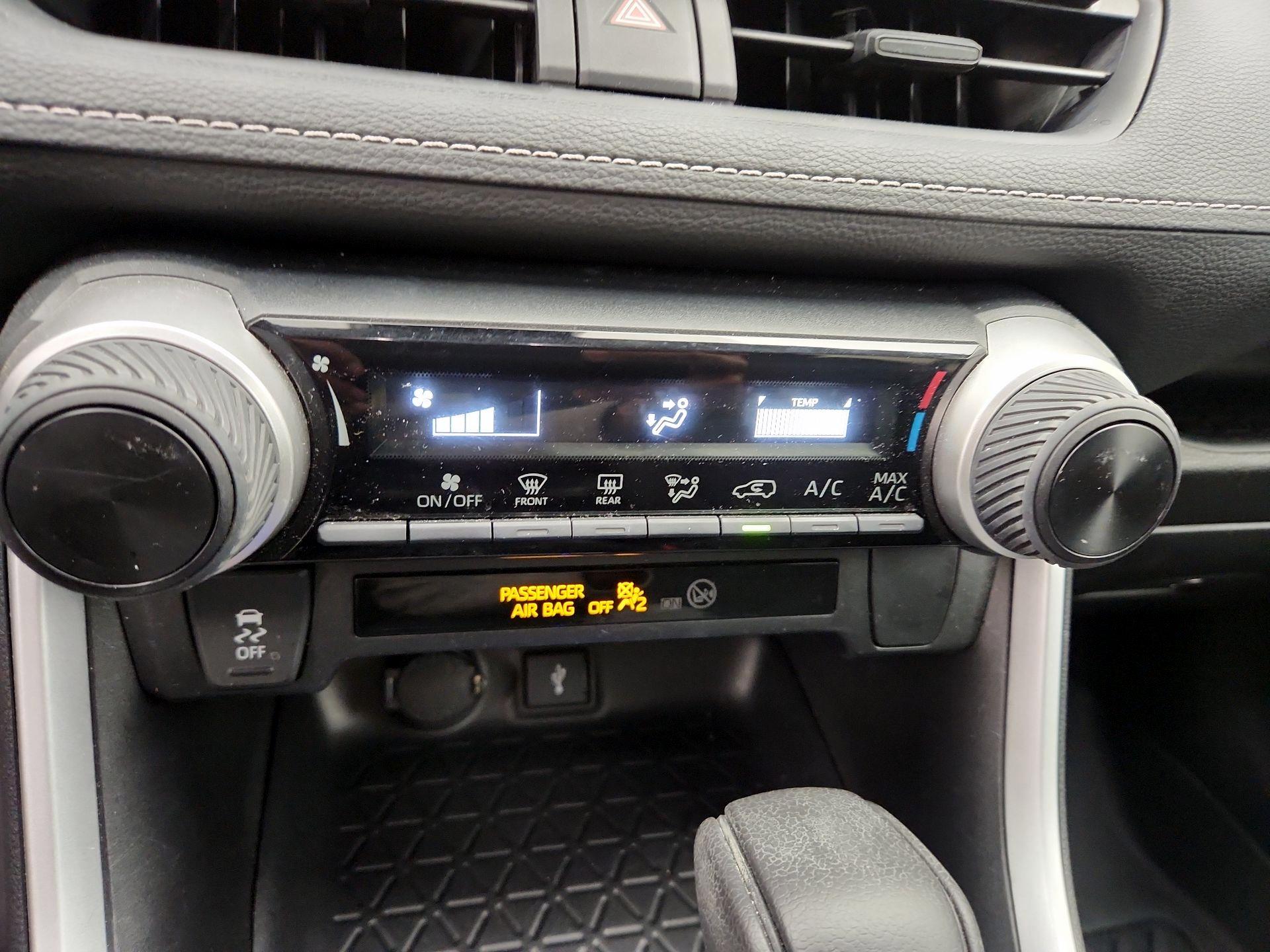 Thumbnail: 2022 Toyota RAV4 - 16