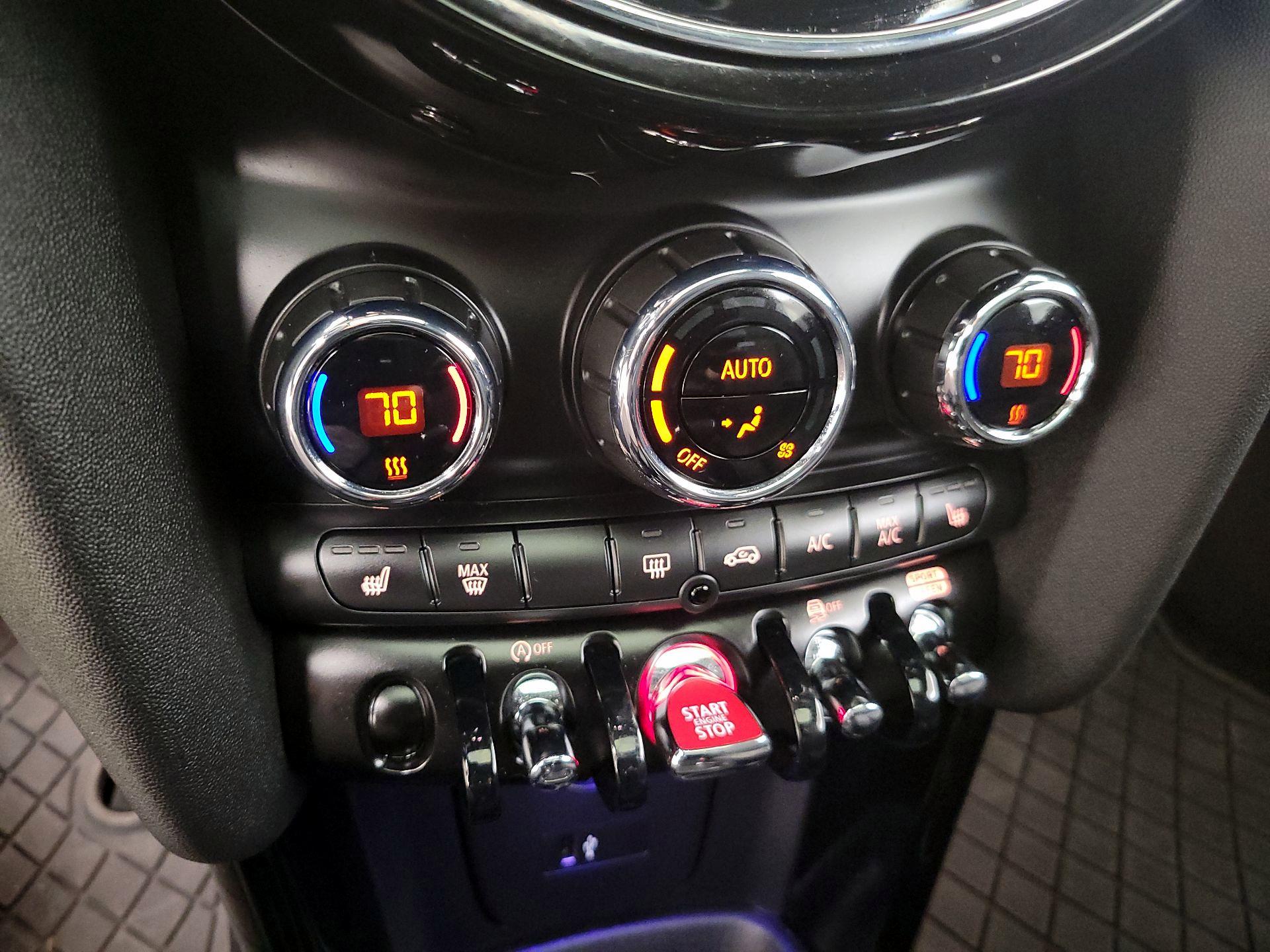 Thumbnail: 2023 MINI Cooper Hardtop - 17