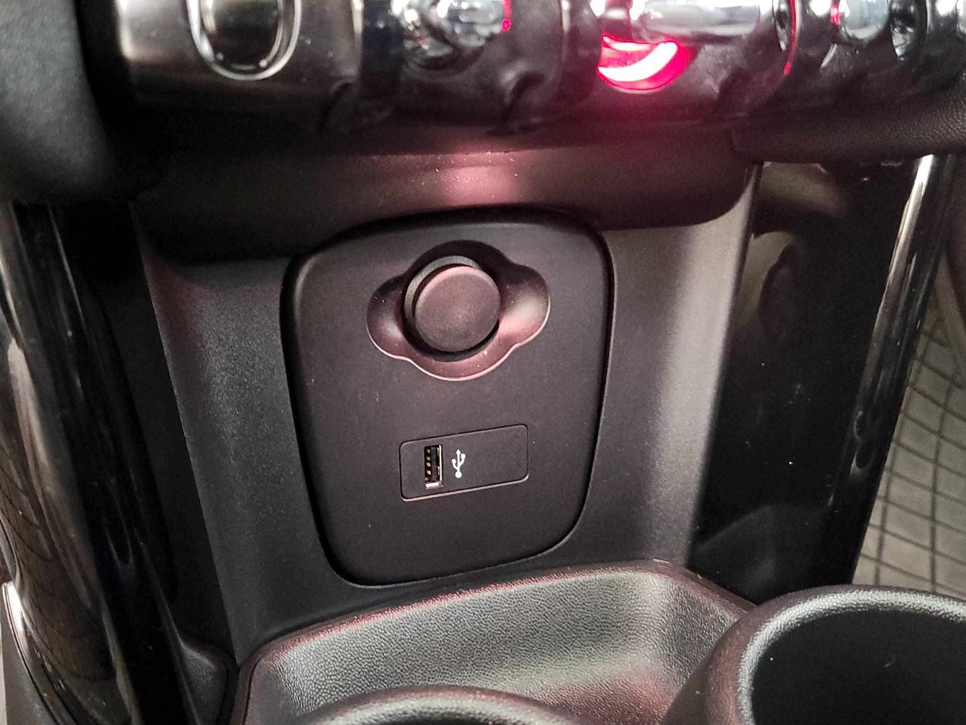 Thumbnail: 2023 MINI Cooper Hardtop - 19