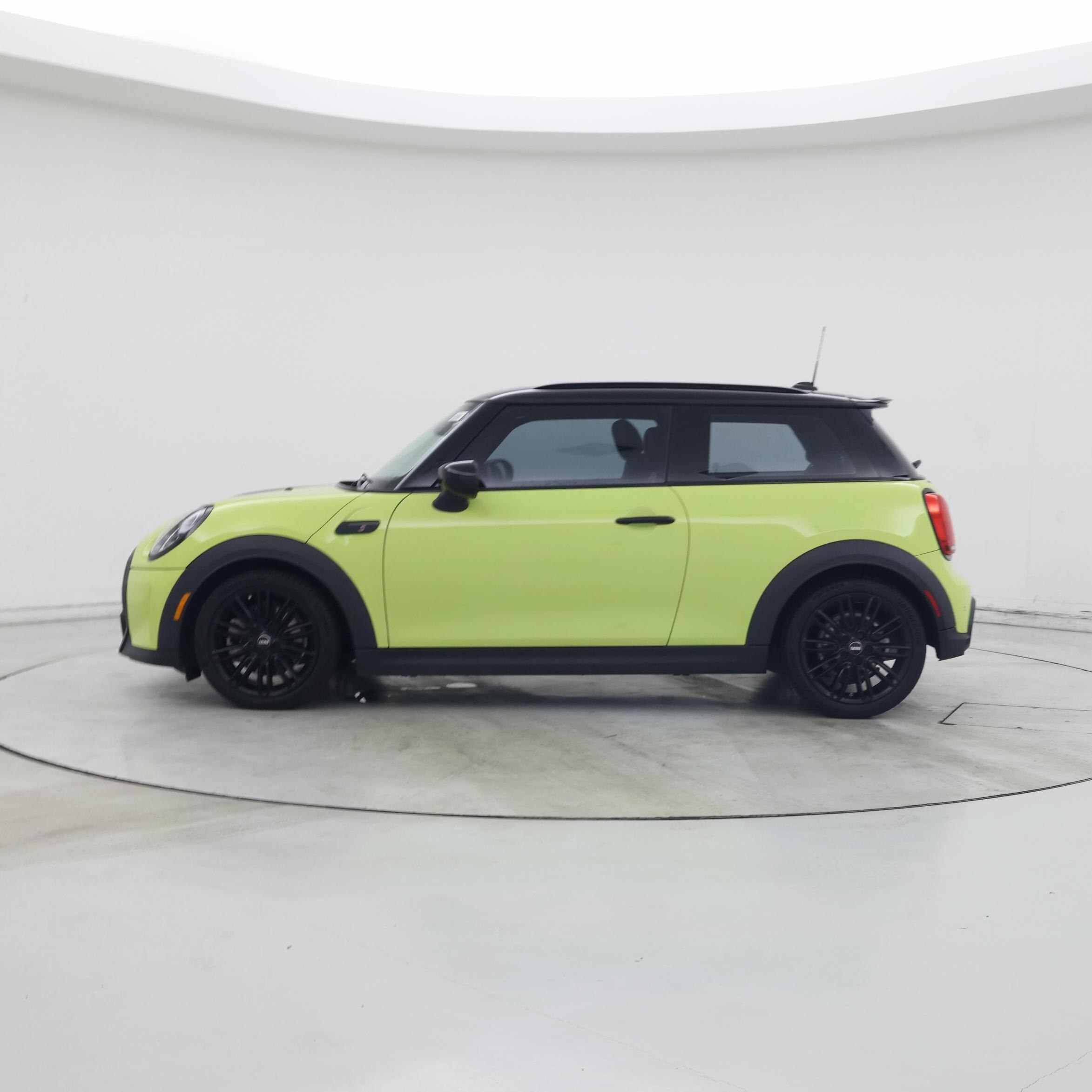 Thumbnail: 2023 MINI Cooper Hardtop - 3