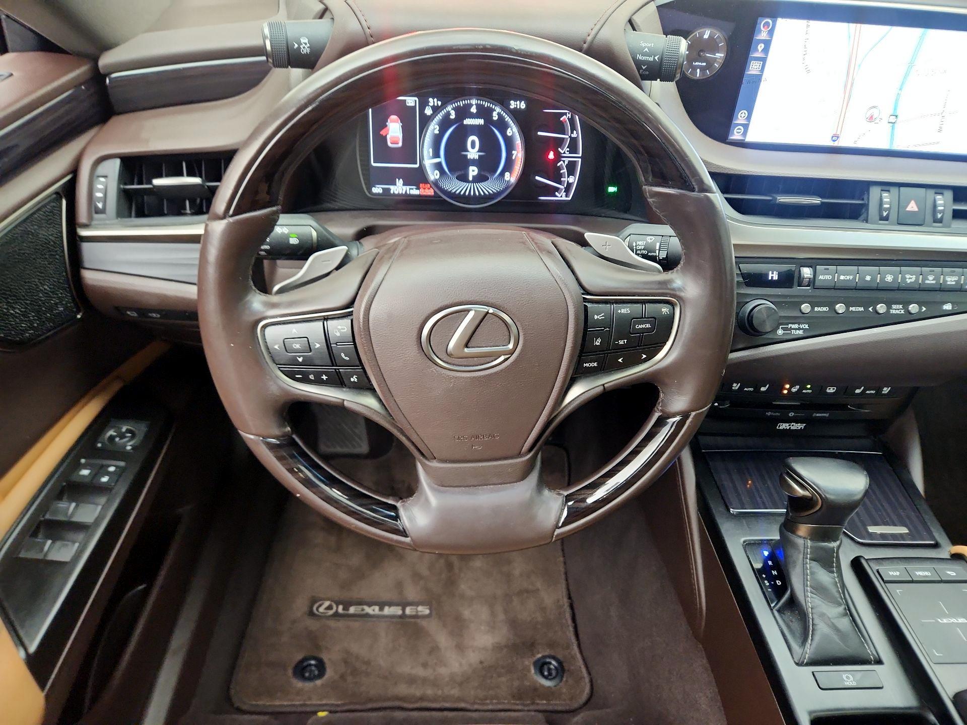 Thumbnail: 2019 Lexus ES - 10