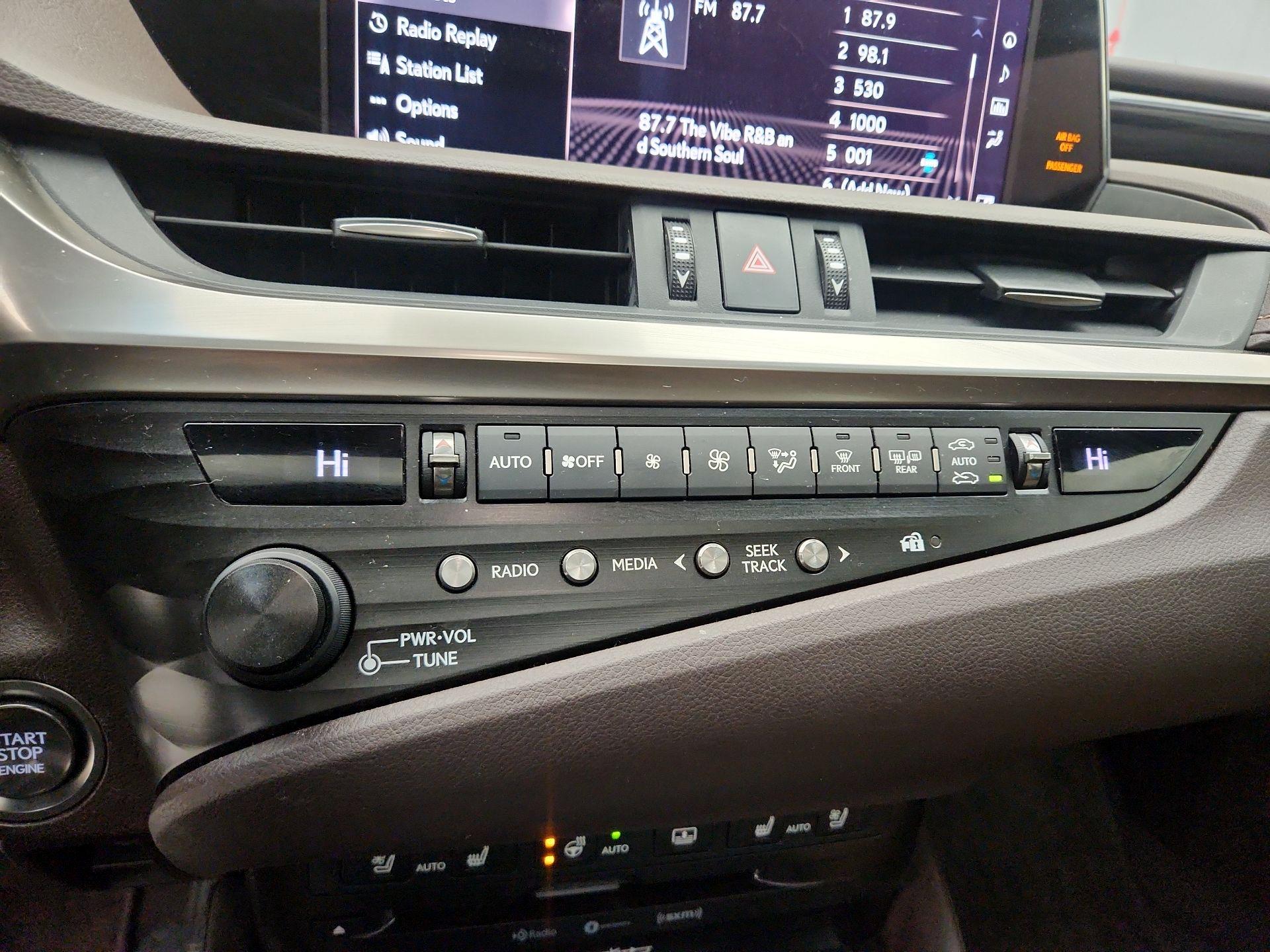 Thumbnail: 2019 Lexus ES - 17