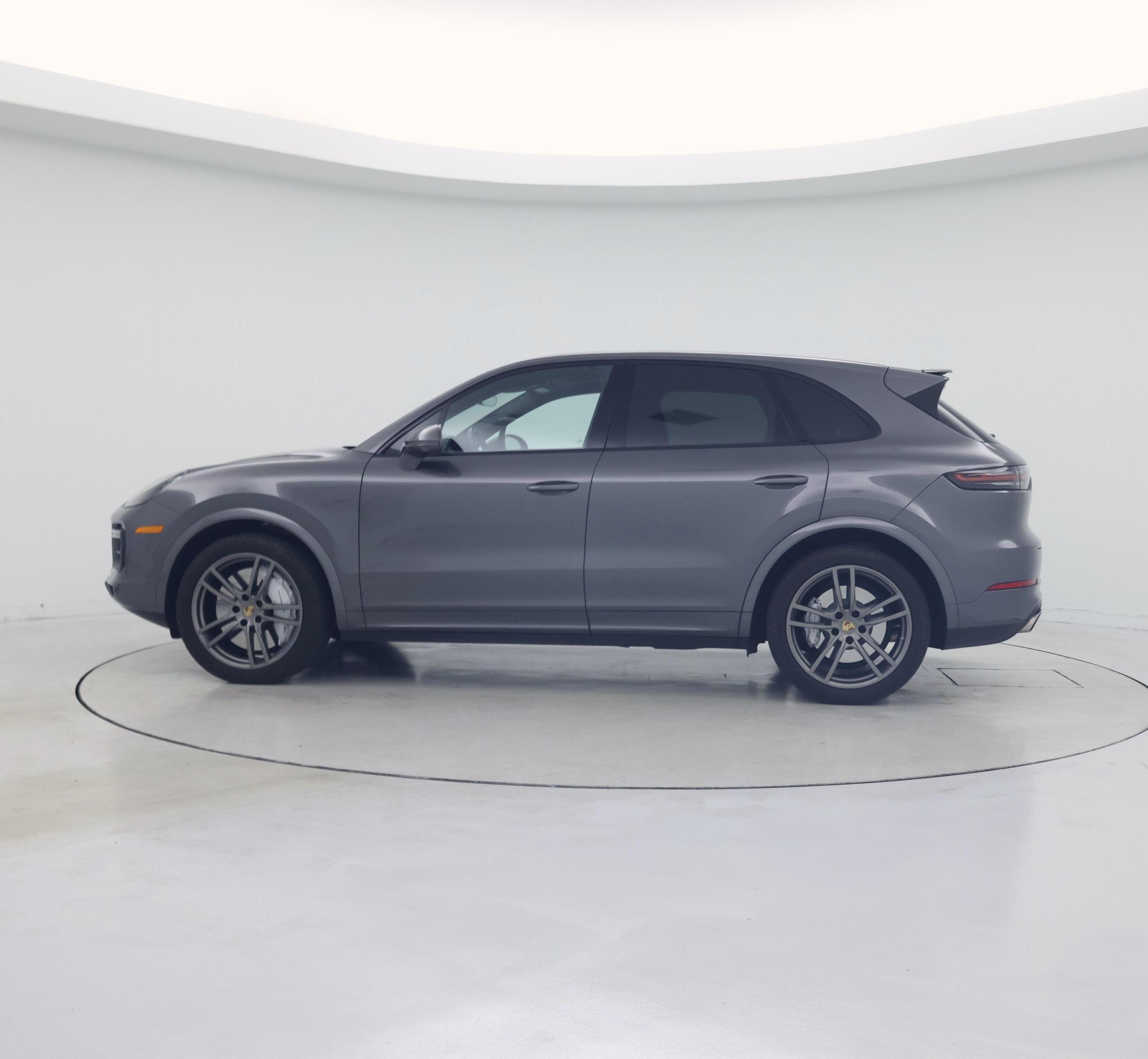 Thumbnail: 2022 Porsche Cayenne - 3