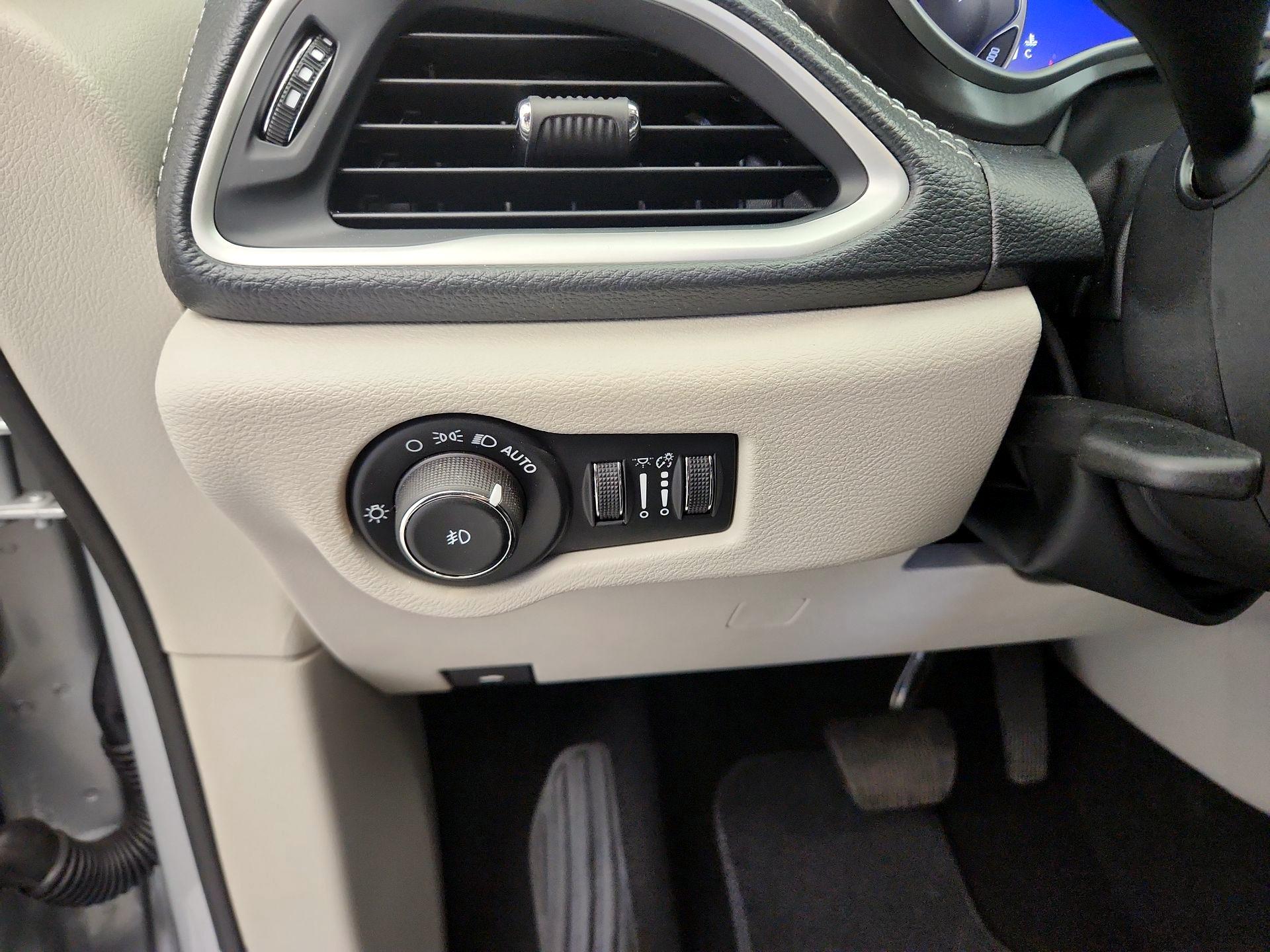 Thumbnail: 2024 Chrysler Pacifica - 13