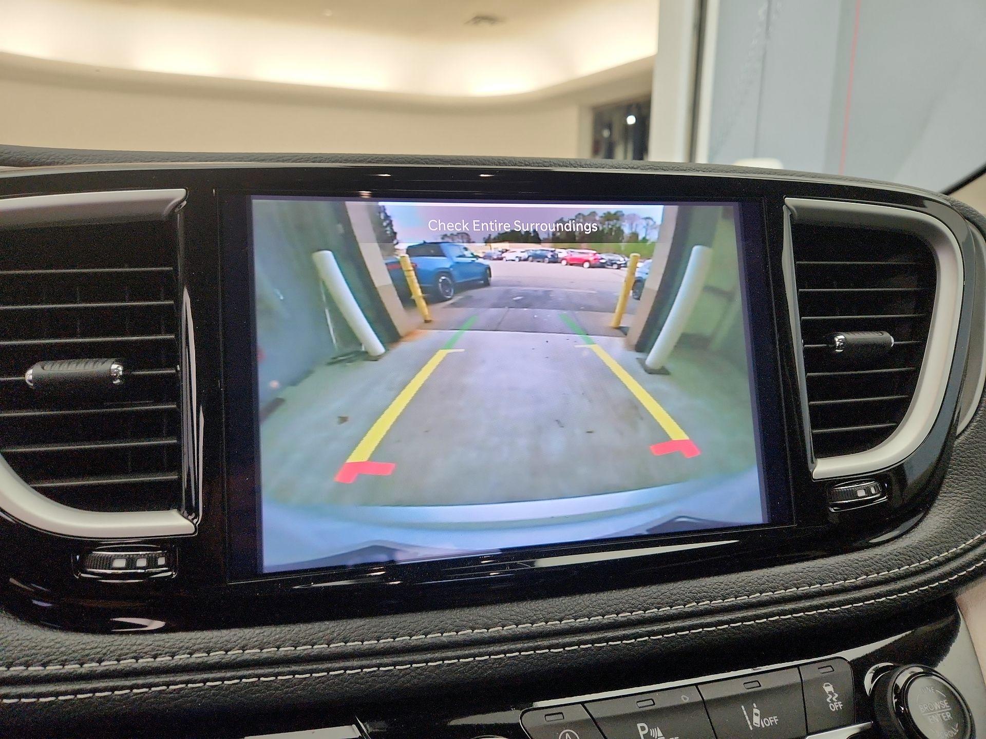 Thumbnail: 2024 Chrysler Pacifica - 14