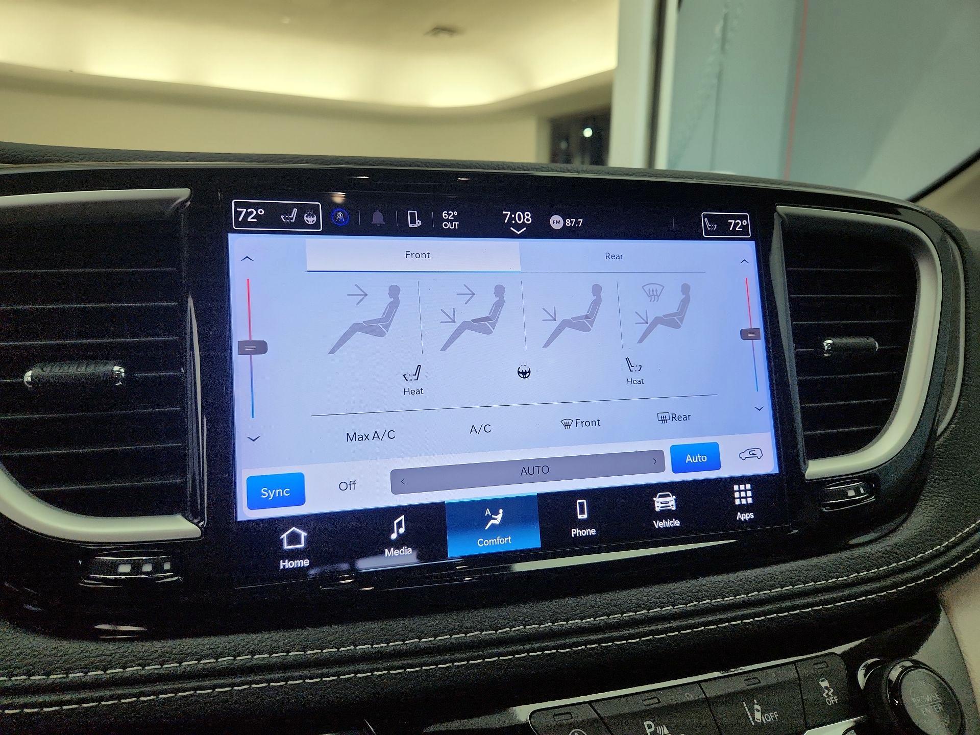 Thumbnail: 2024 Chrysler Pacifica - 16