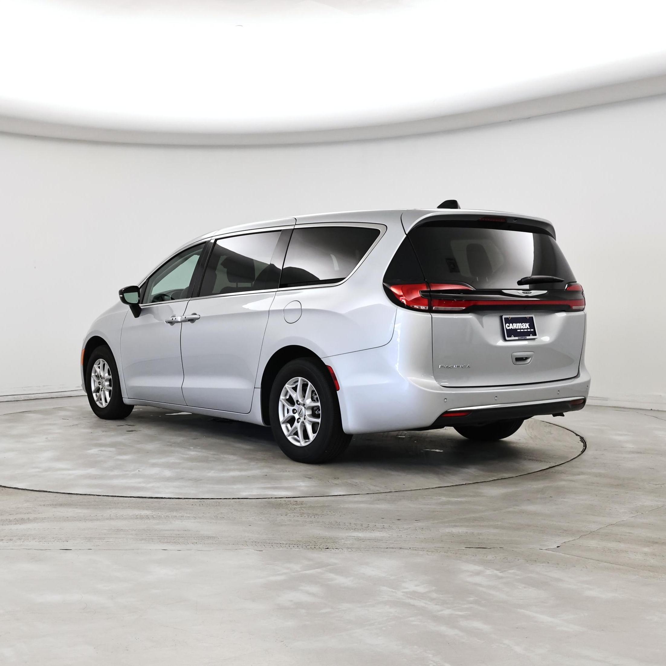 Thumbnail: 2024 Chrysler Pacifica - 2