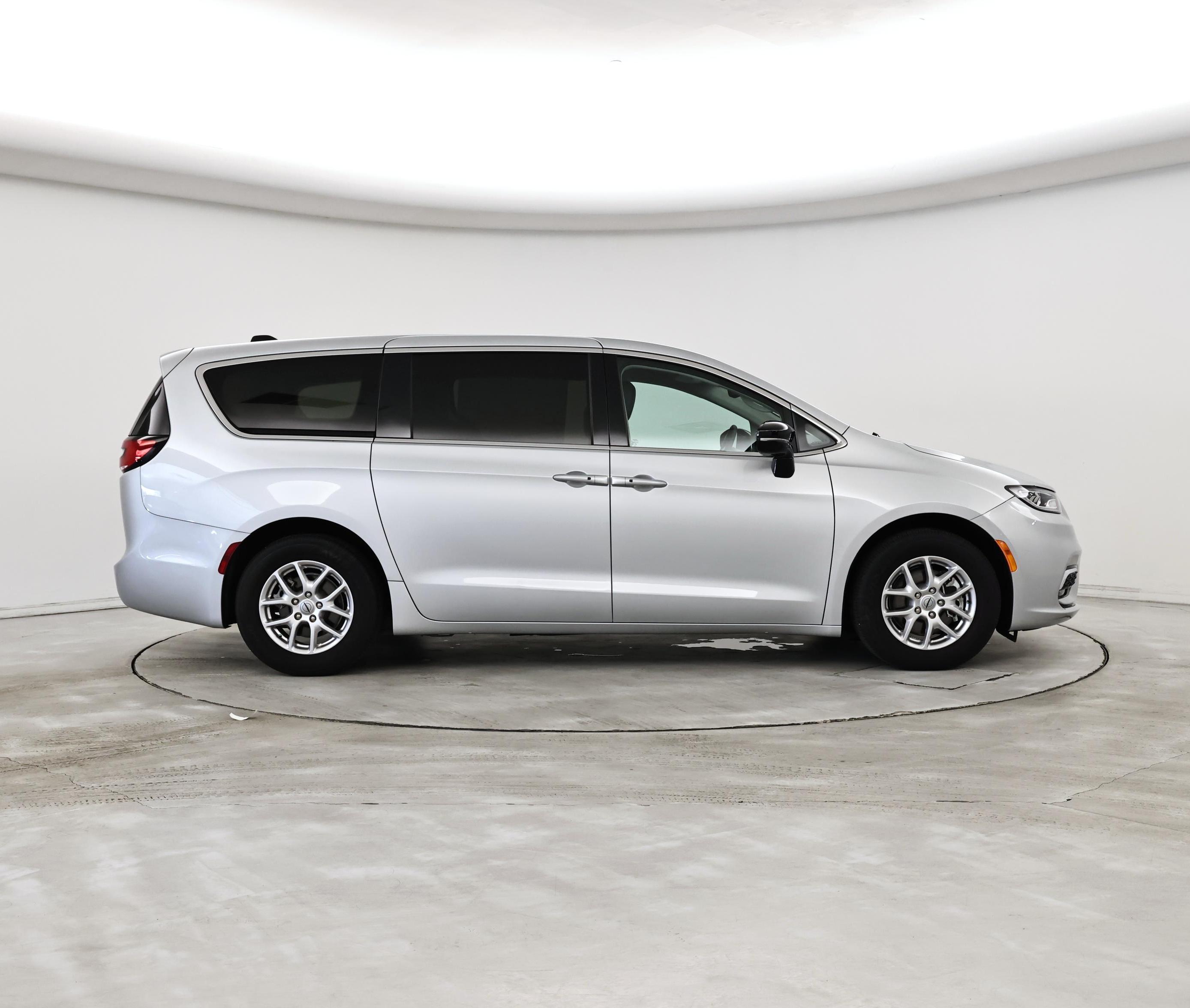 Thumbnail: 2024 Chrysler Pacifica - 7