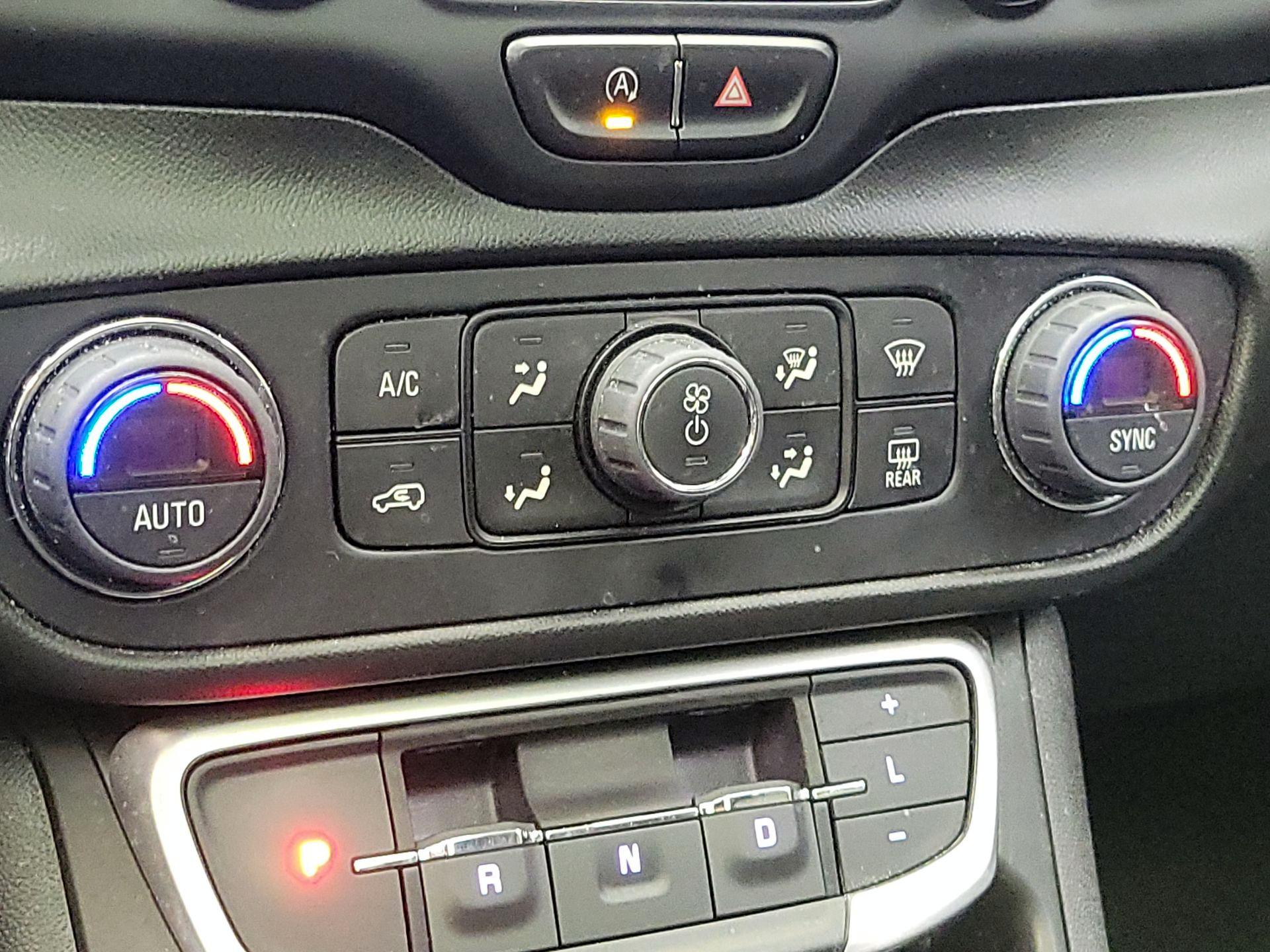 Thumbnail: 2022 GMC Terrain - 17