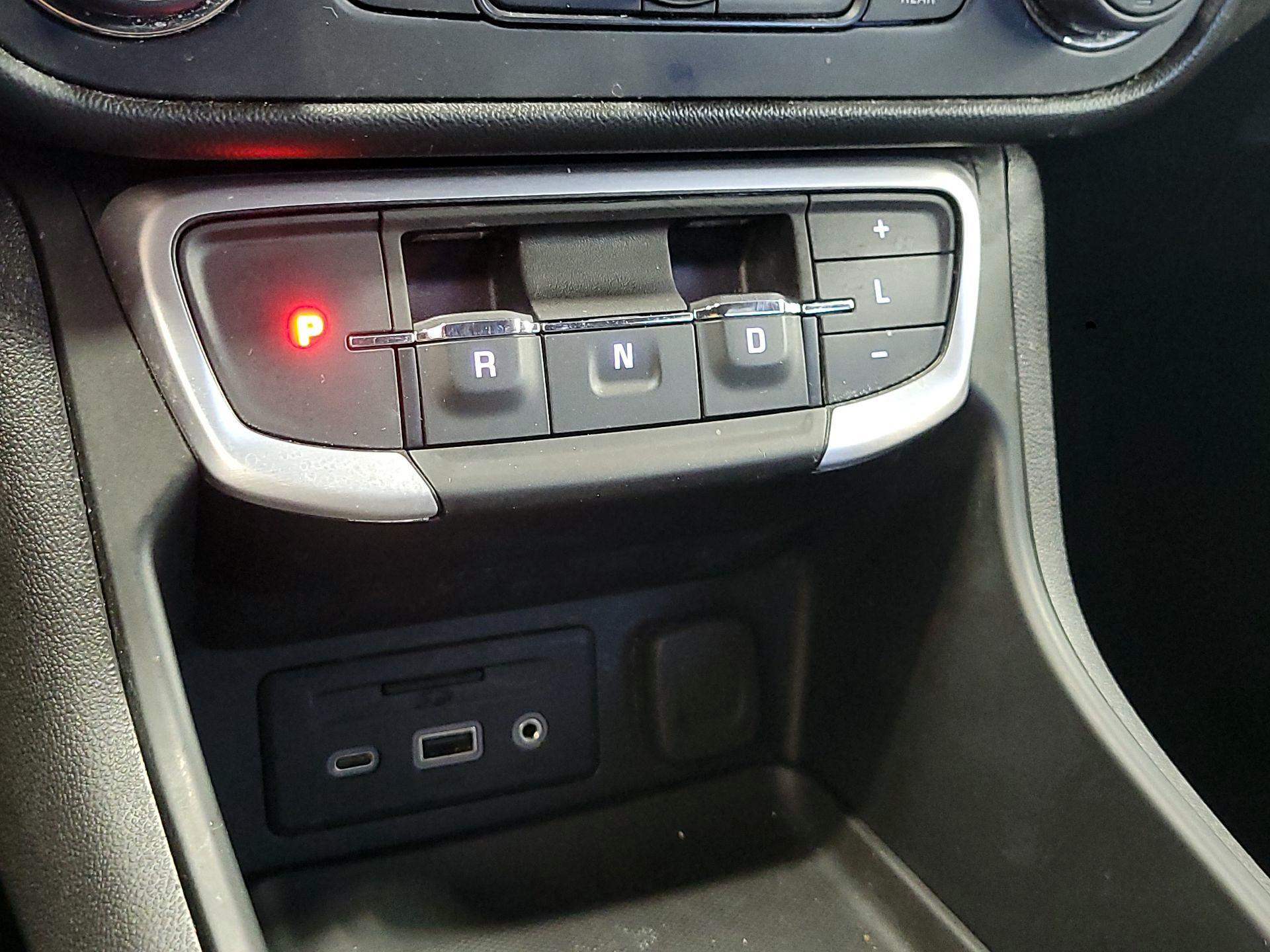 Thumbnail: 2022 GMC Terrain - 18