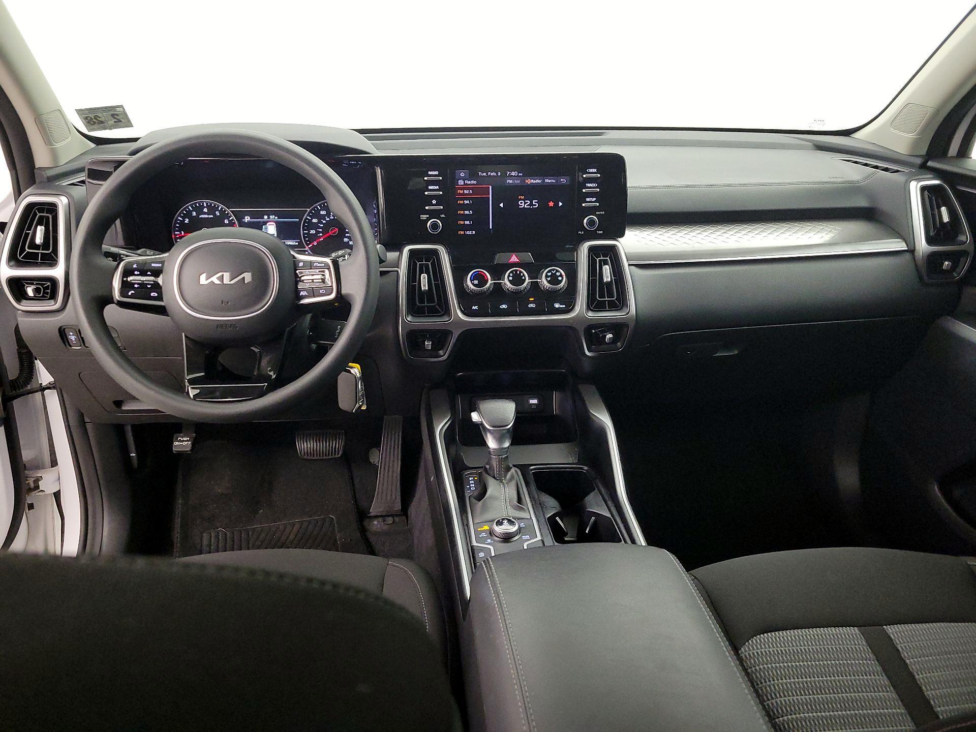 Thumbnail: 2023 Kia Sorento - 9