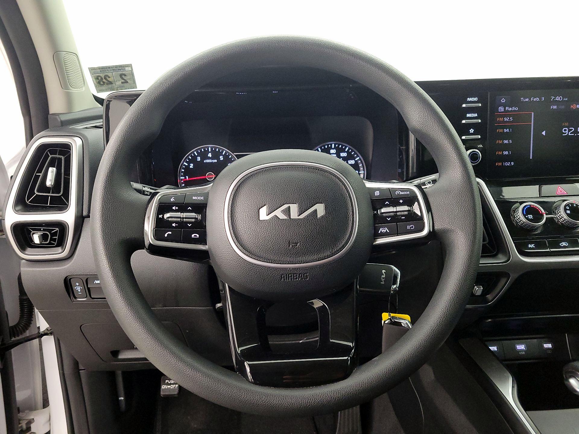 Thumbnail: 2023 Kia Sorento - 10