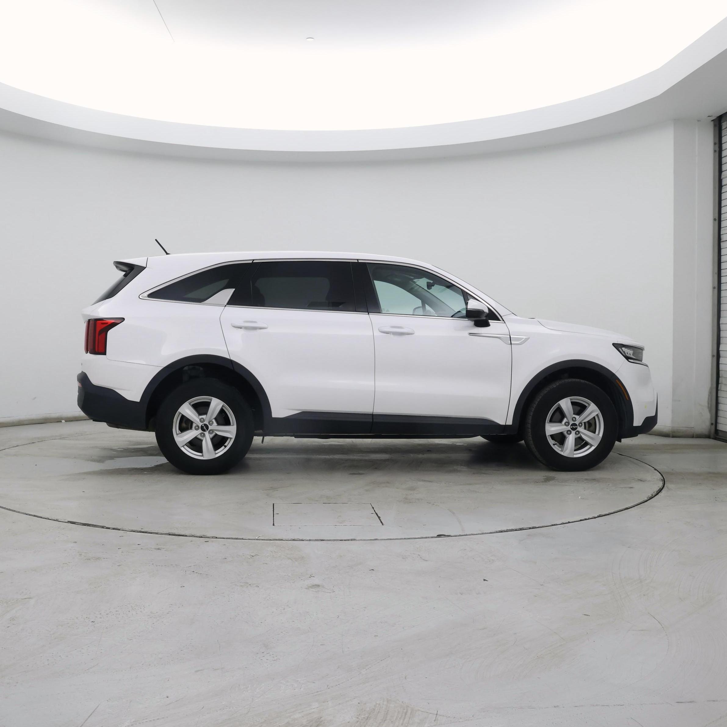 Thumbnail: 2023 Kia Sorento - 7