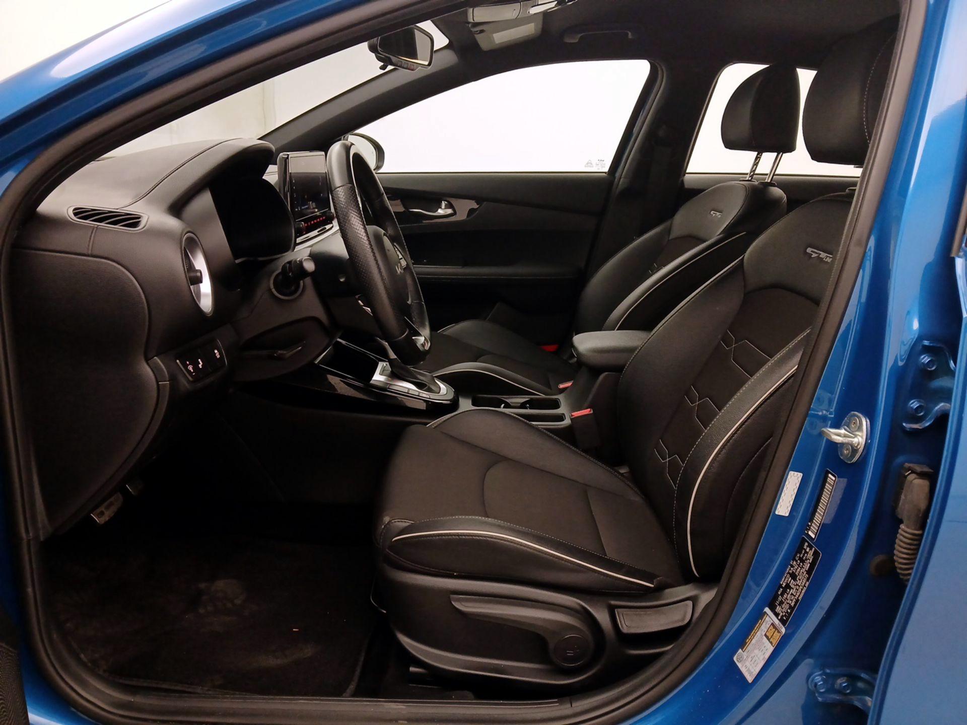 Thumbnail: 2023 Kia Forte - 11