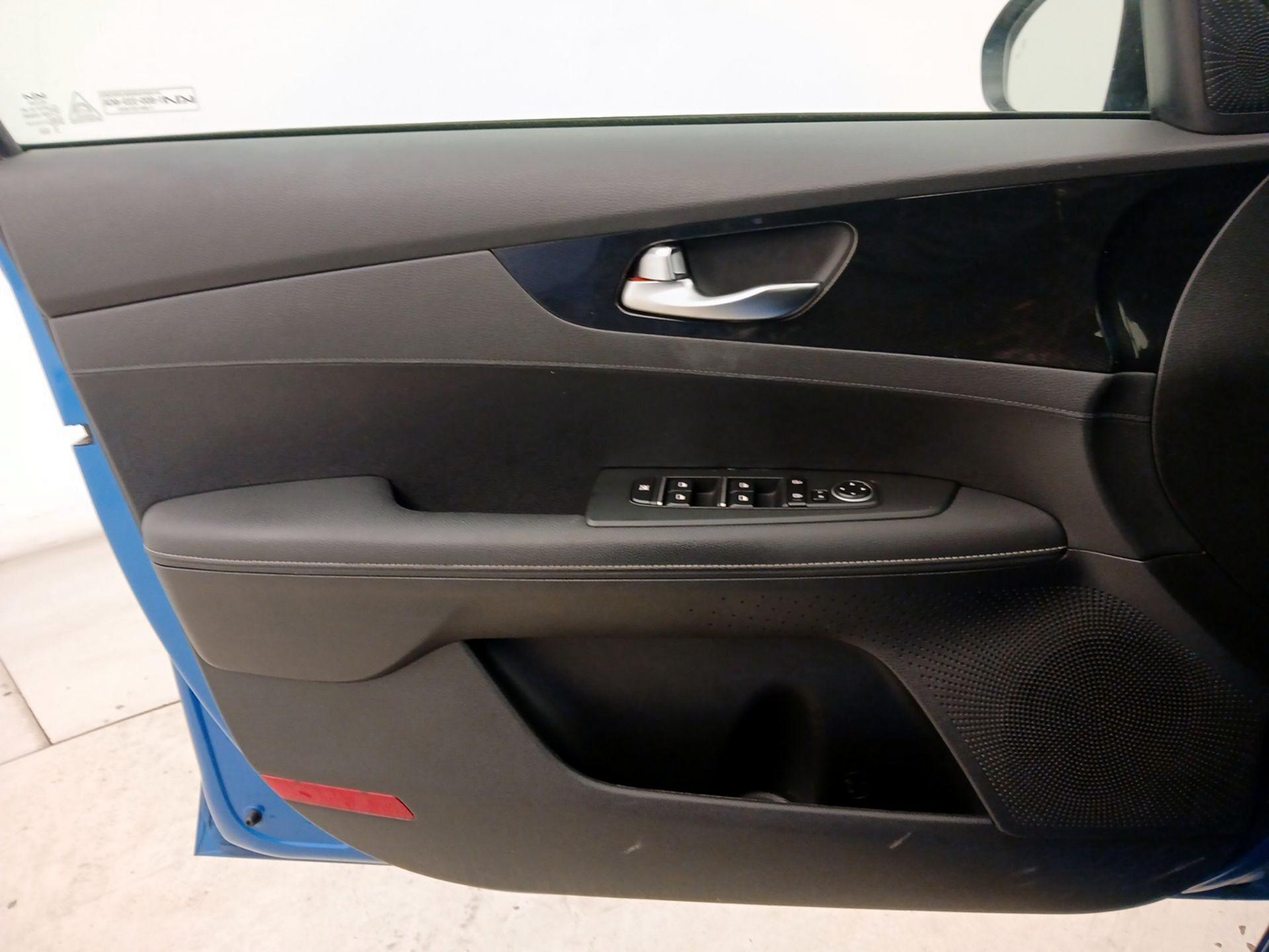 Thumbnail: 2023 Kia Forte - 12