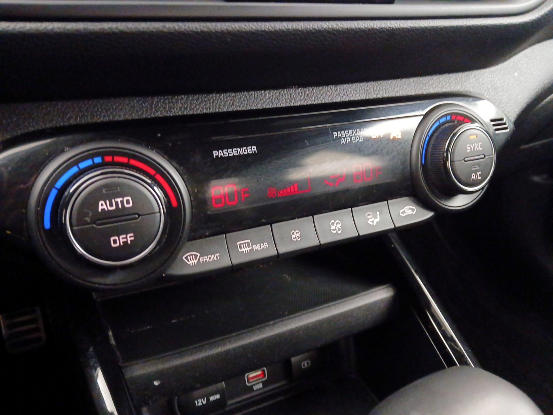 Thumbnail: 2023 Kia Forte - 17