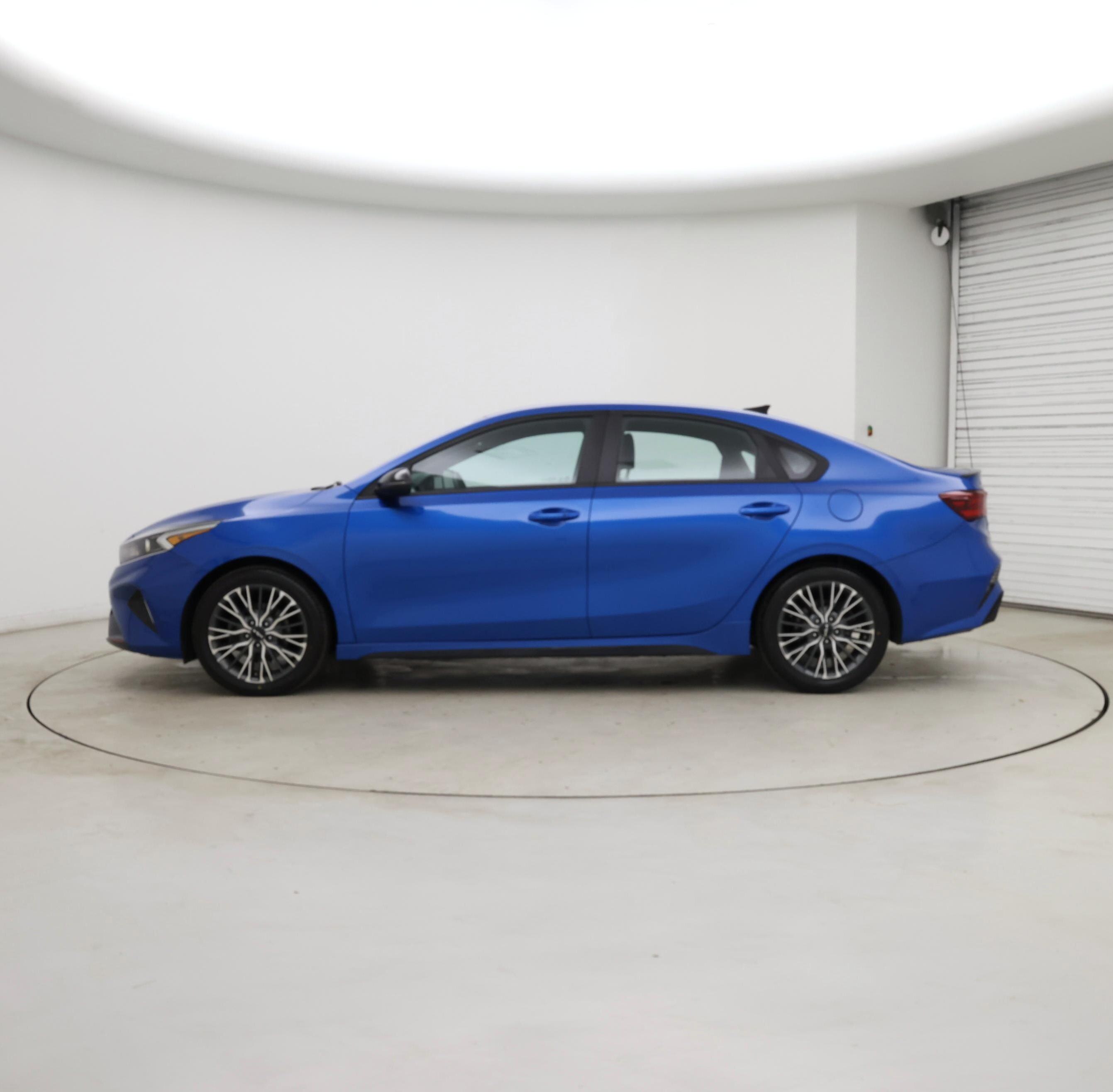 Thumbnail: 2023 Kia Forte - 3