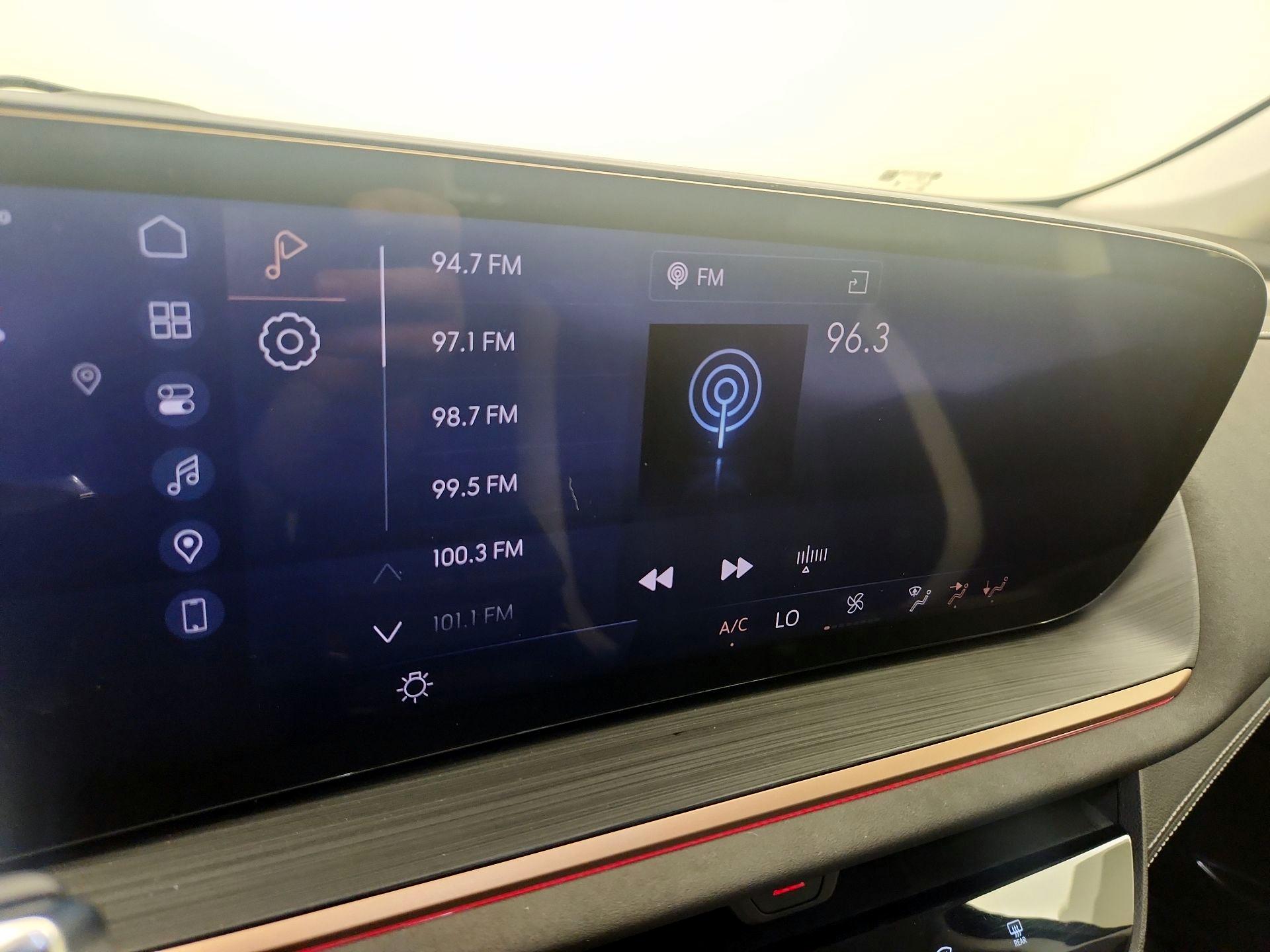 Thumbnail: 2025 Buick Envision - 16