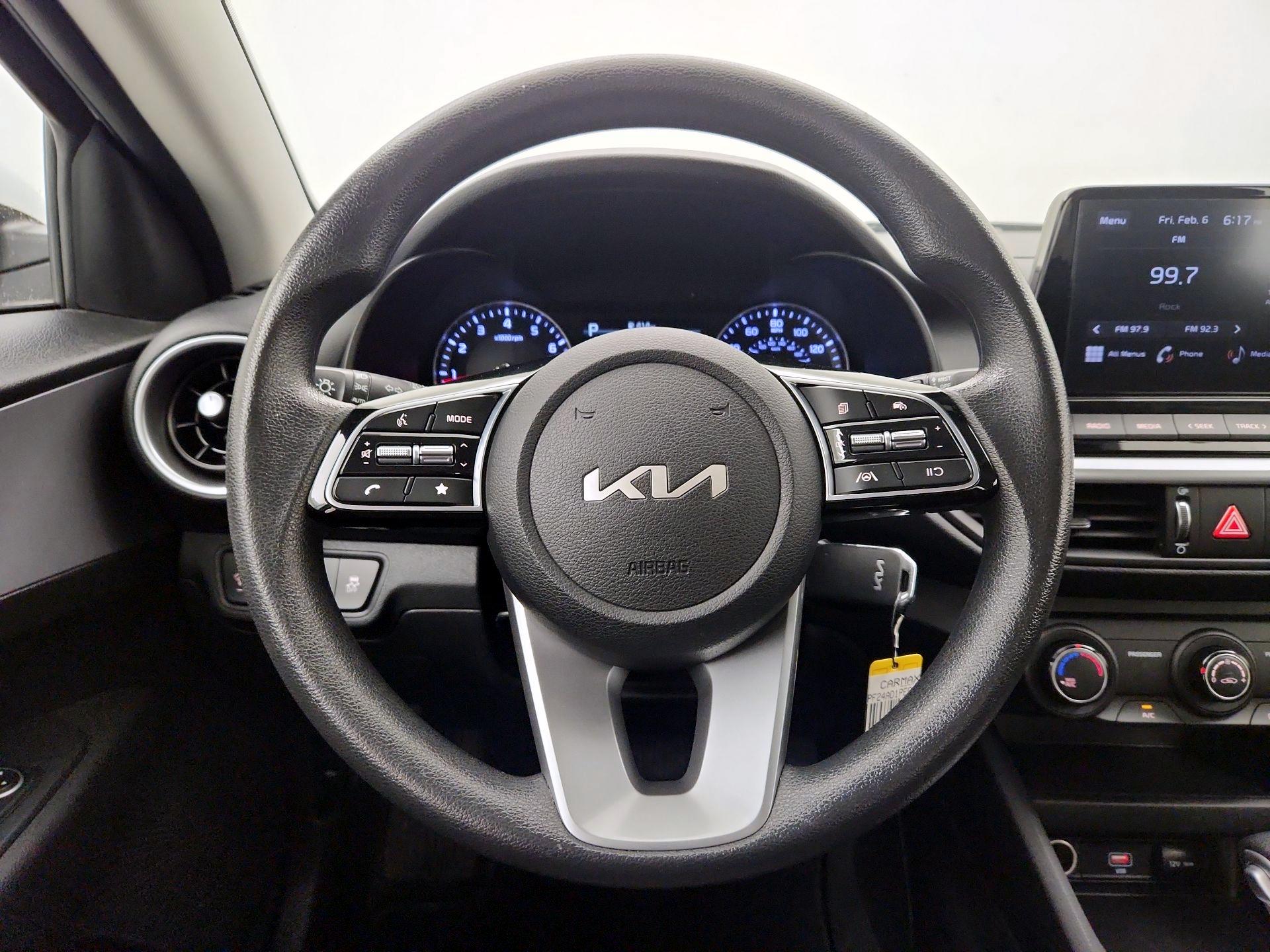 Thumbnail: 2023 Kia Forte - 10