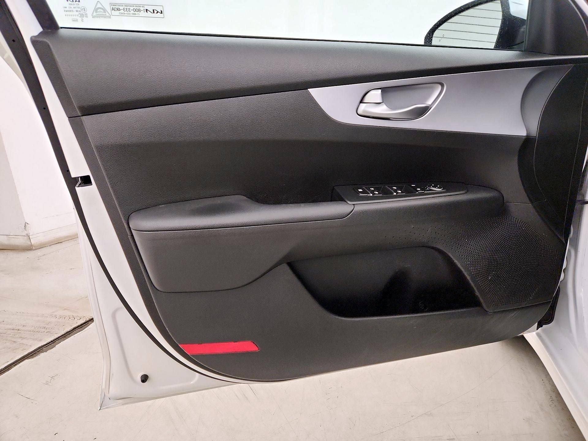 Thumbnail: 2023 Kia Forte - 12