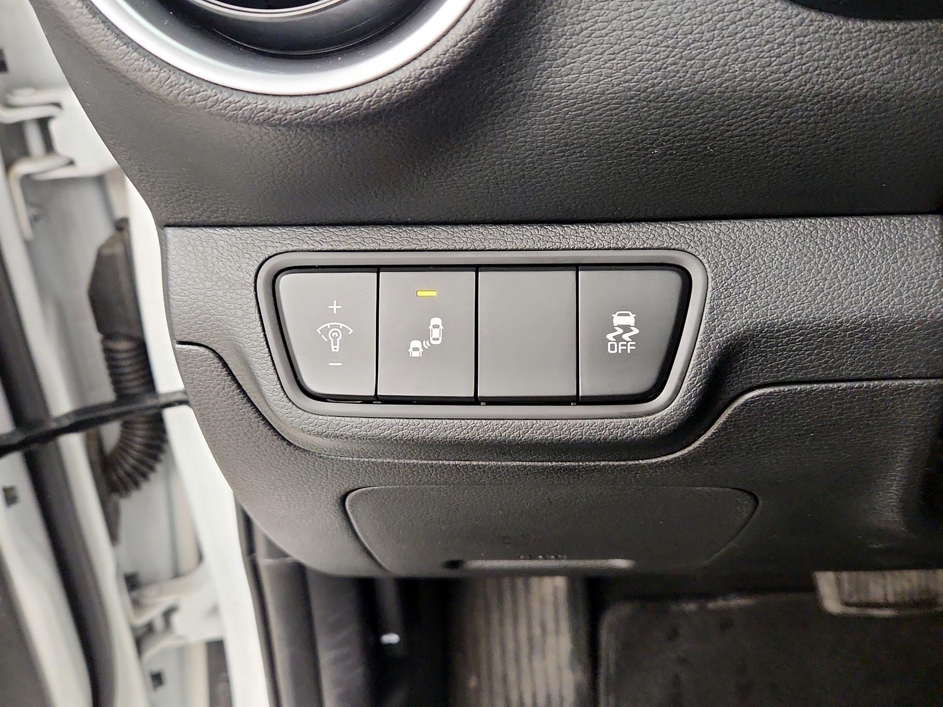 Thumbnail: 2023 Kia Forte - 13