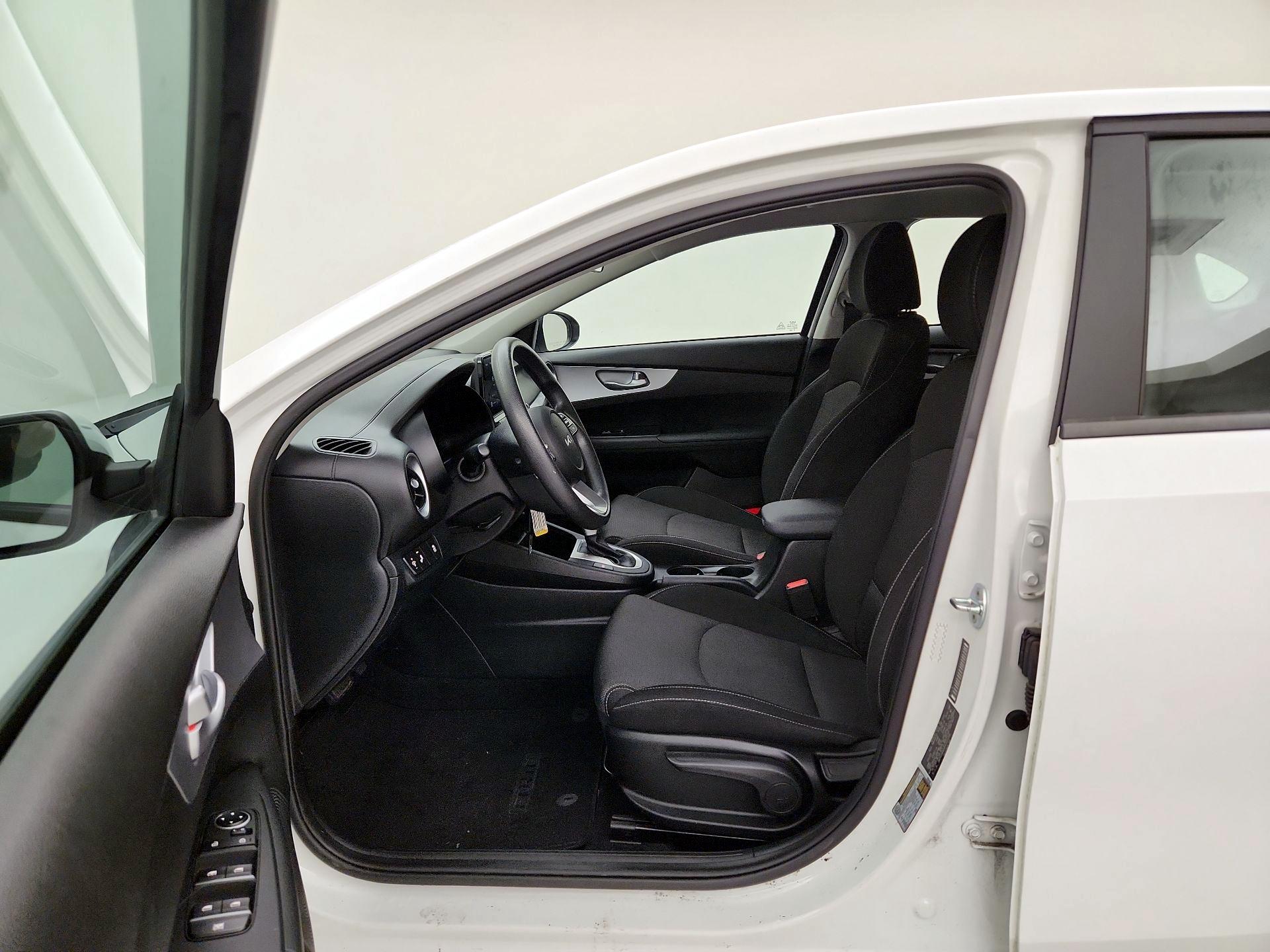 Thumbnail: 2023 Kia Forte - 11