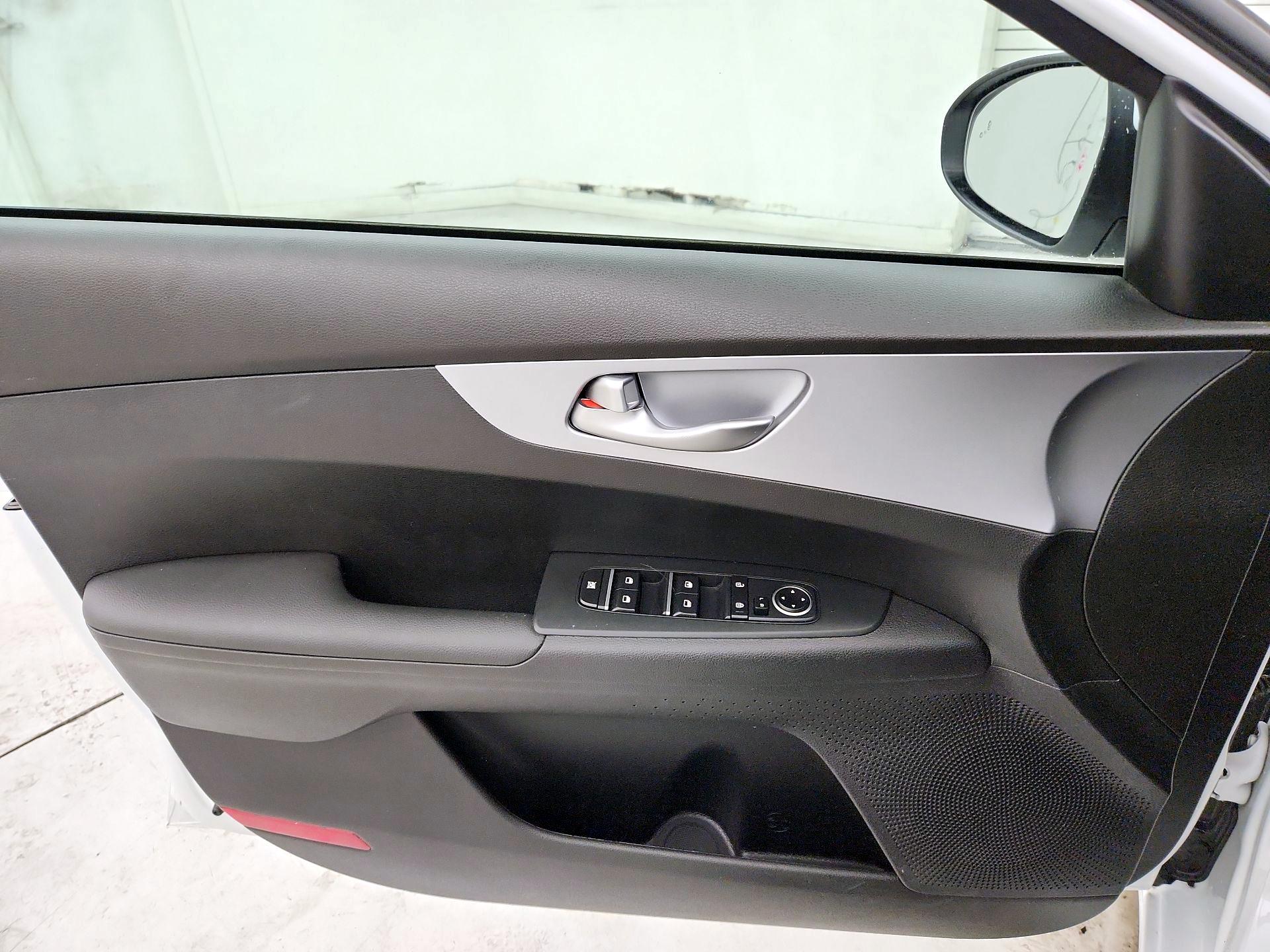 Thumbnail: 2023 Kia Forte - 12