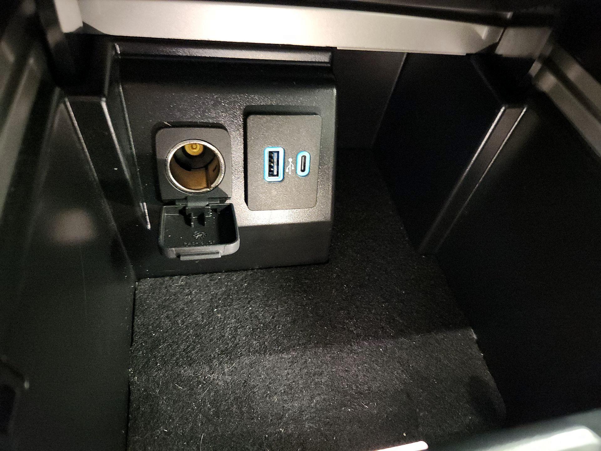 Thumbnail: 2022 Ford Explorer - 19